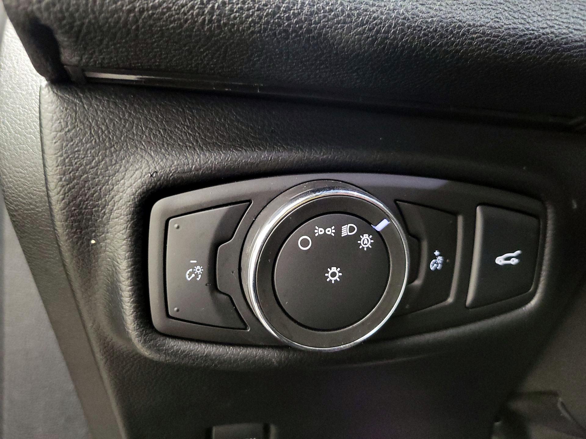 Thumbnail: 2016 Lincoln MKZ - 13