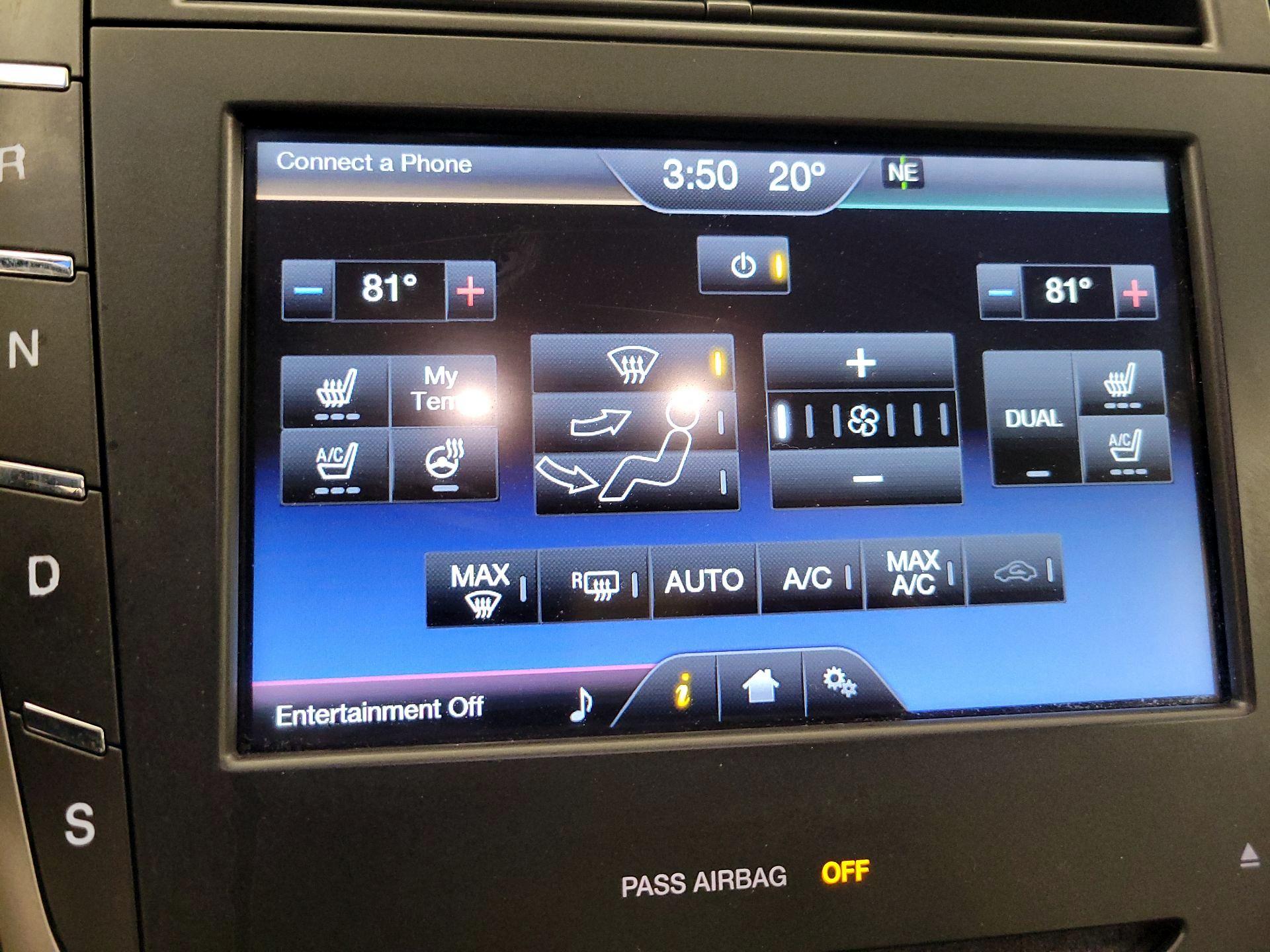 Thumbnail: 2016 Lincoln MKZ - 17