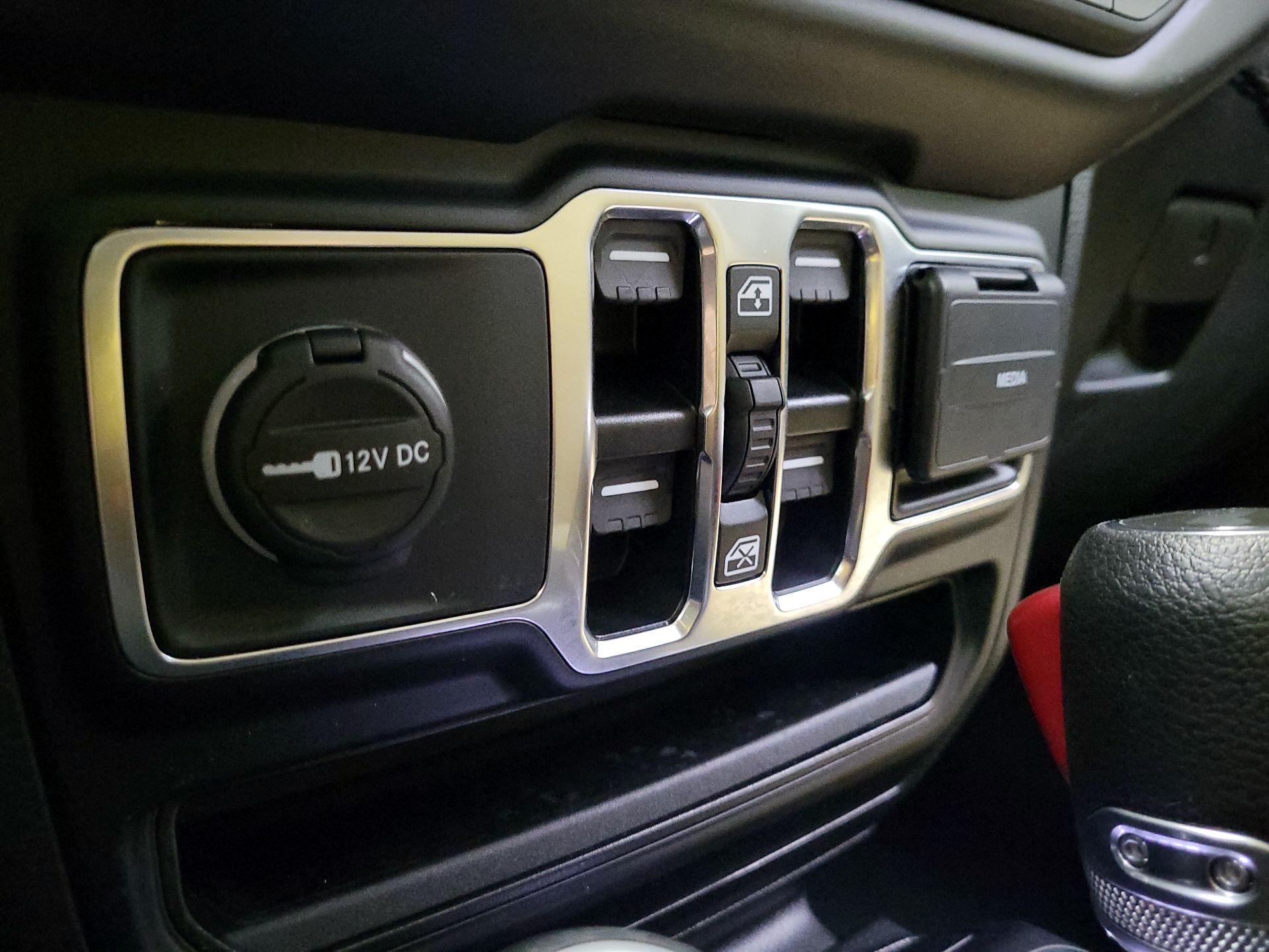 Thumbnail: 2023 Jeep Wrangler - 19