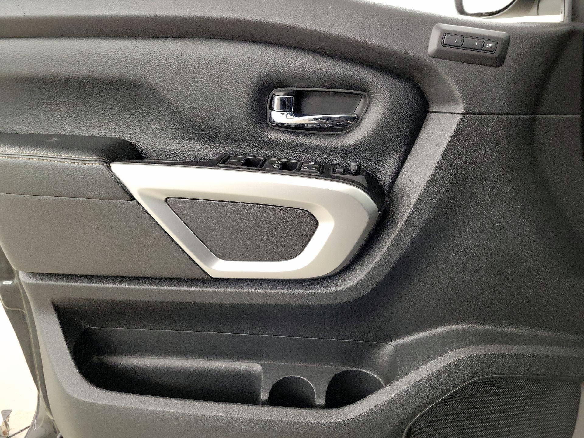 Thumbnail: 2017 Nissan Titan - 12