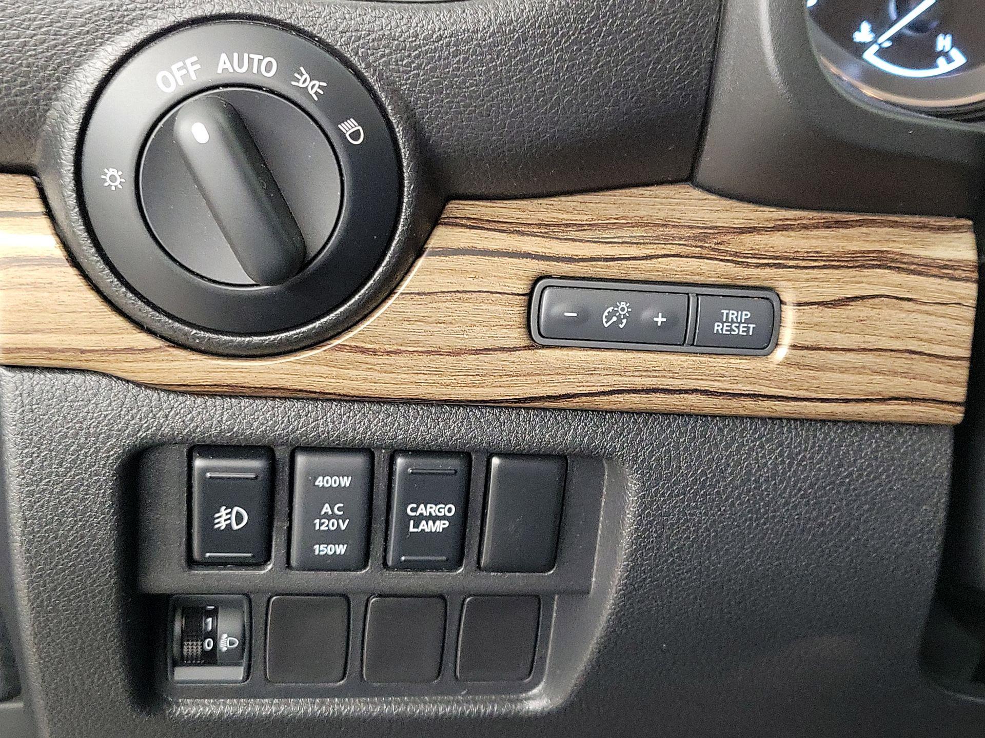 Thumbnail: 2017 Nissan Titan - 13