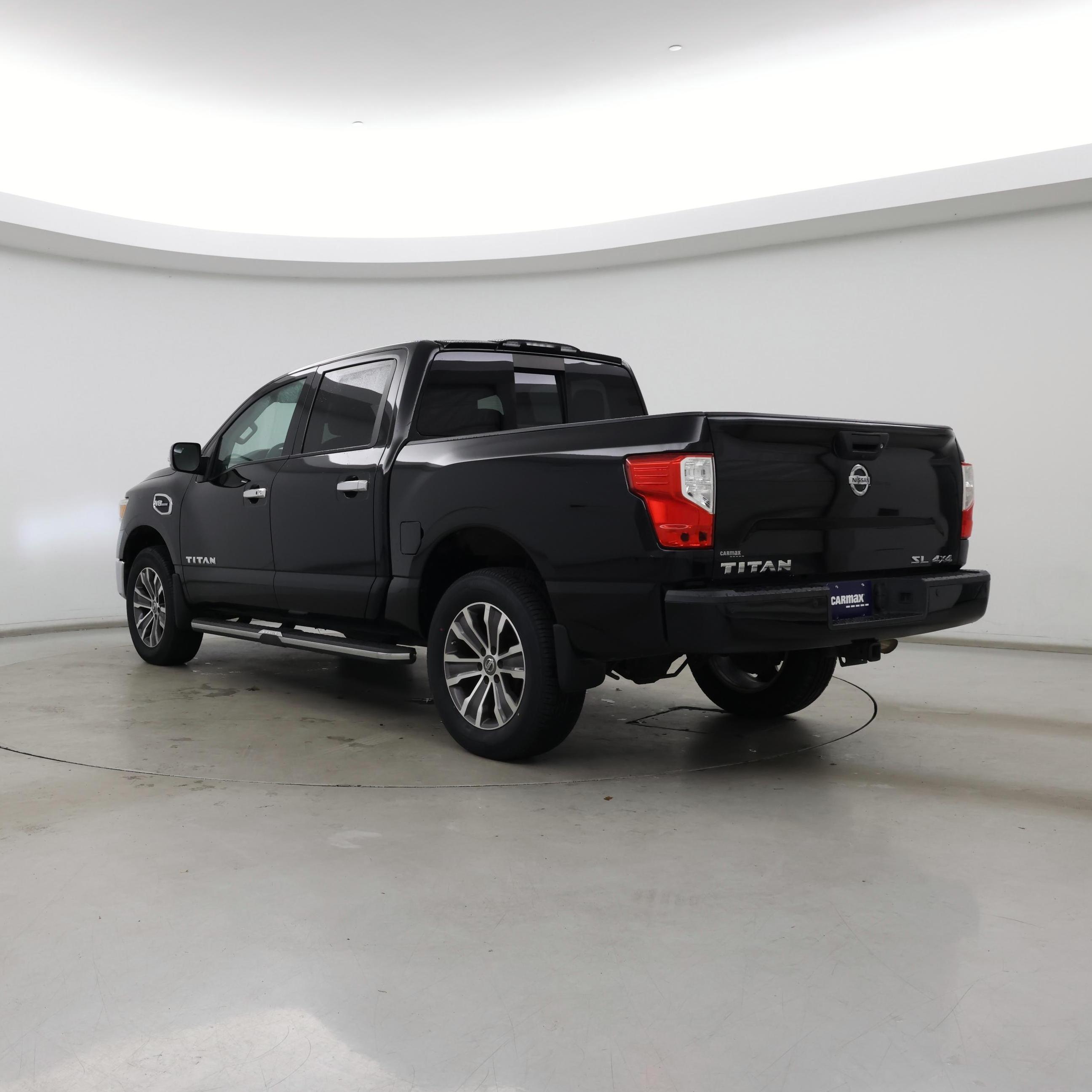 Thumbnail: 2017 Nissan Titan - 2