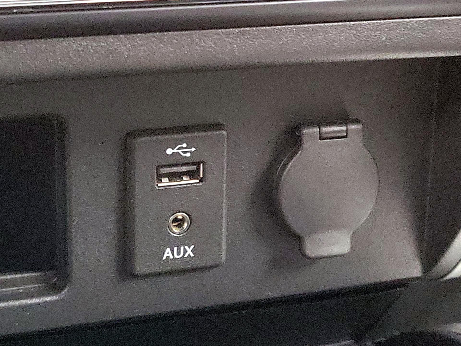 Thumbnail: 2017 Nissan Titan - 19