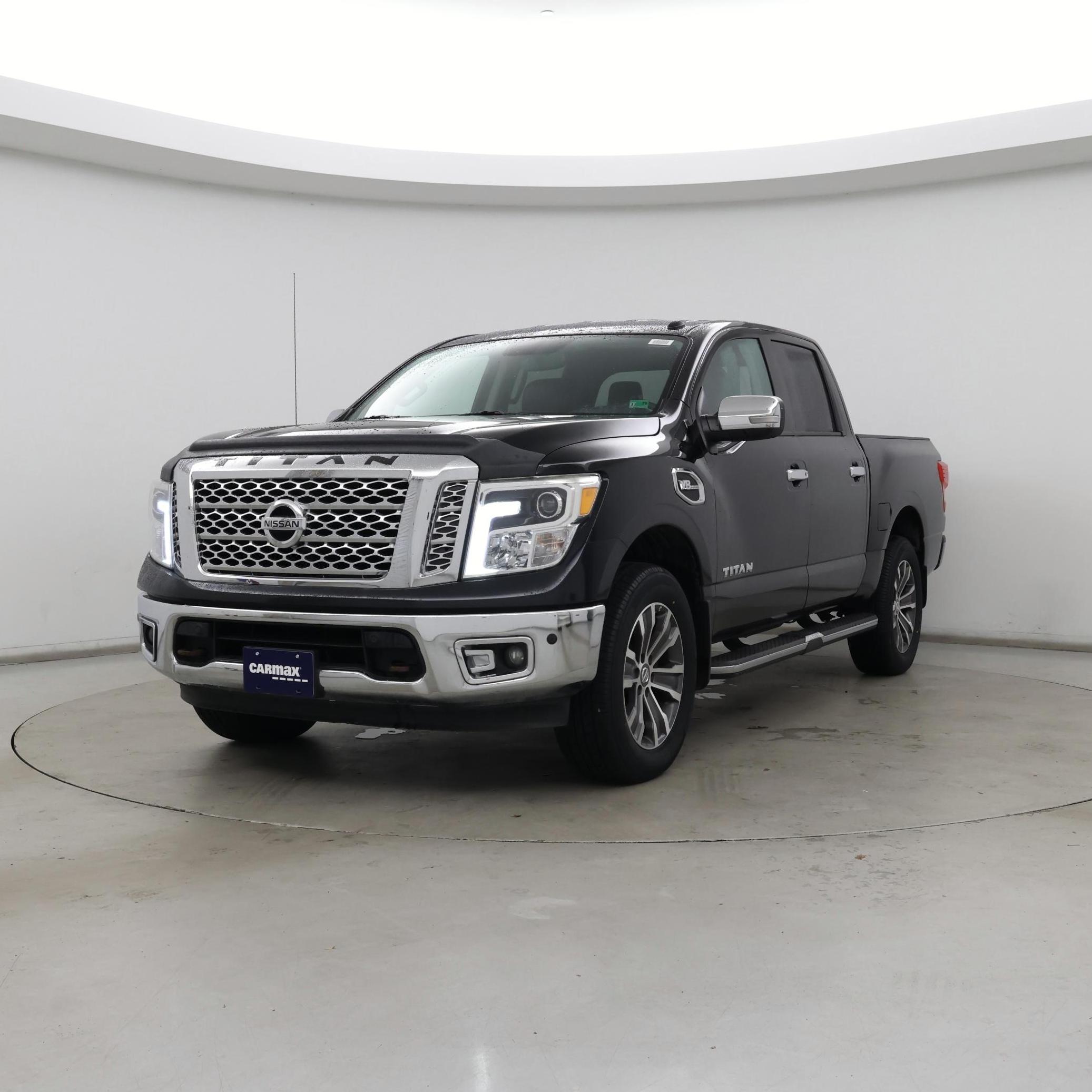 Thumbnail: 2017 Nissan Titan - 4