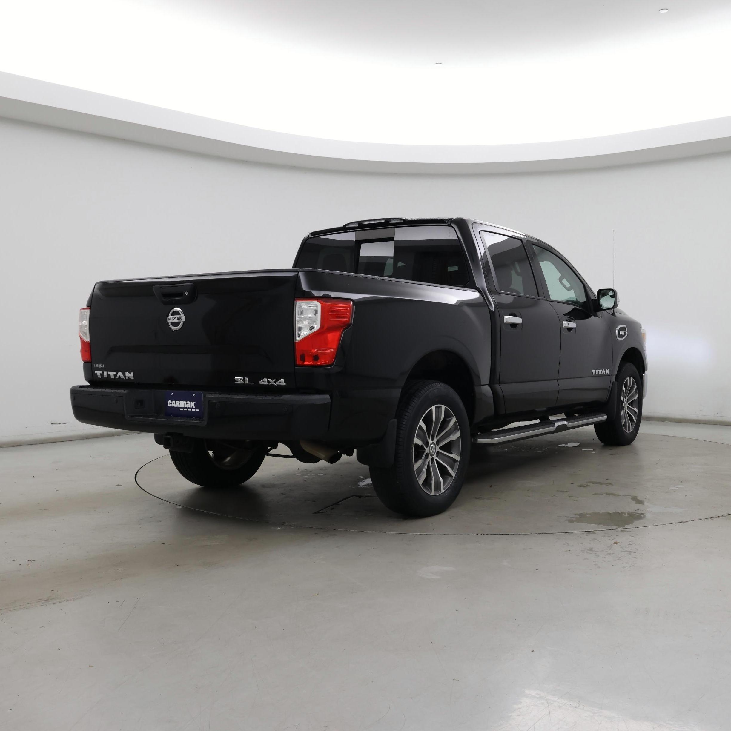 Thumbnail: 2017 Nissan Titan - 8