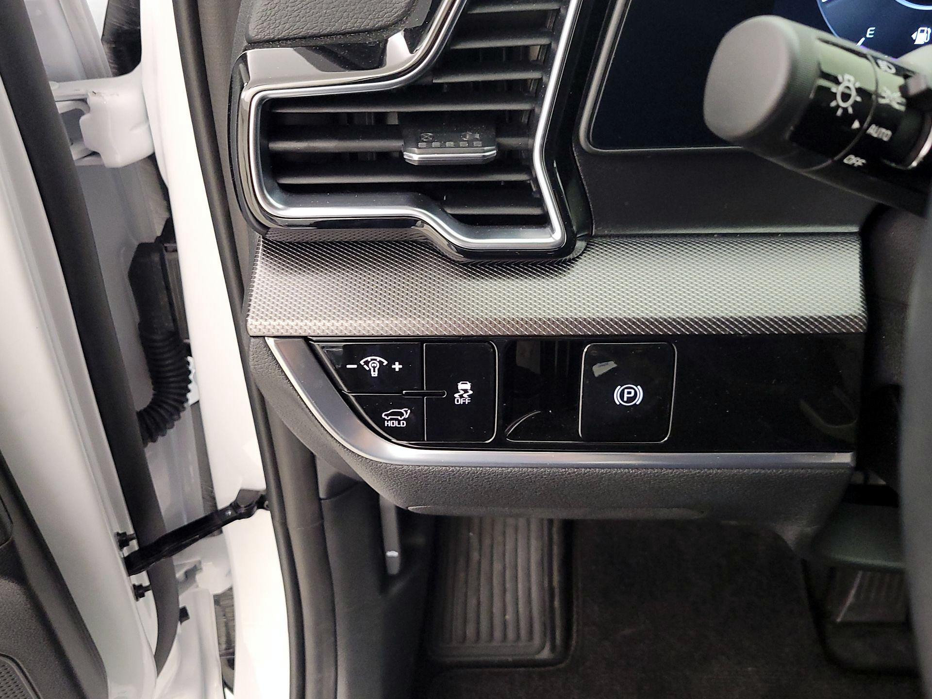 Thumbnail: 2025 Kia Sportage - 13