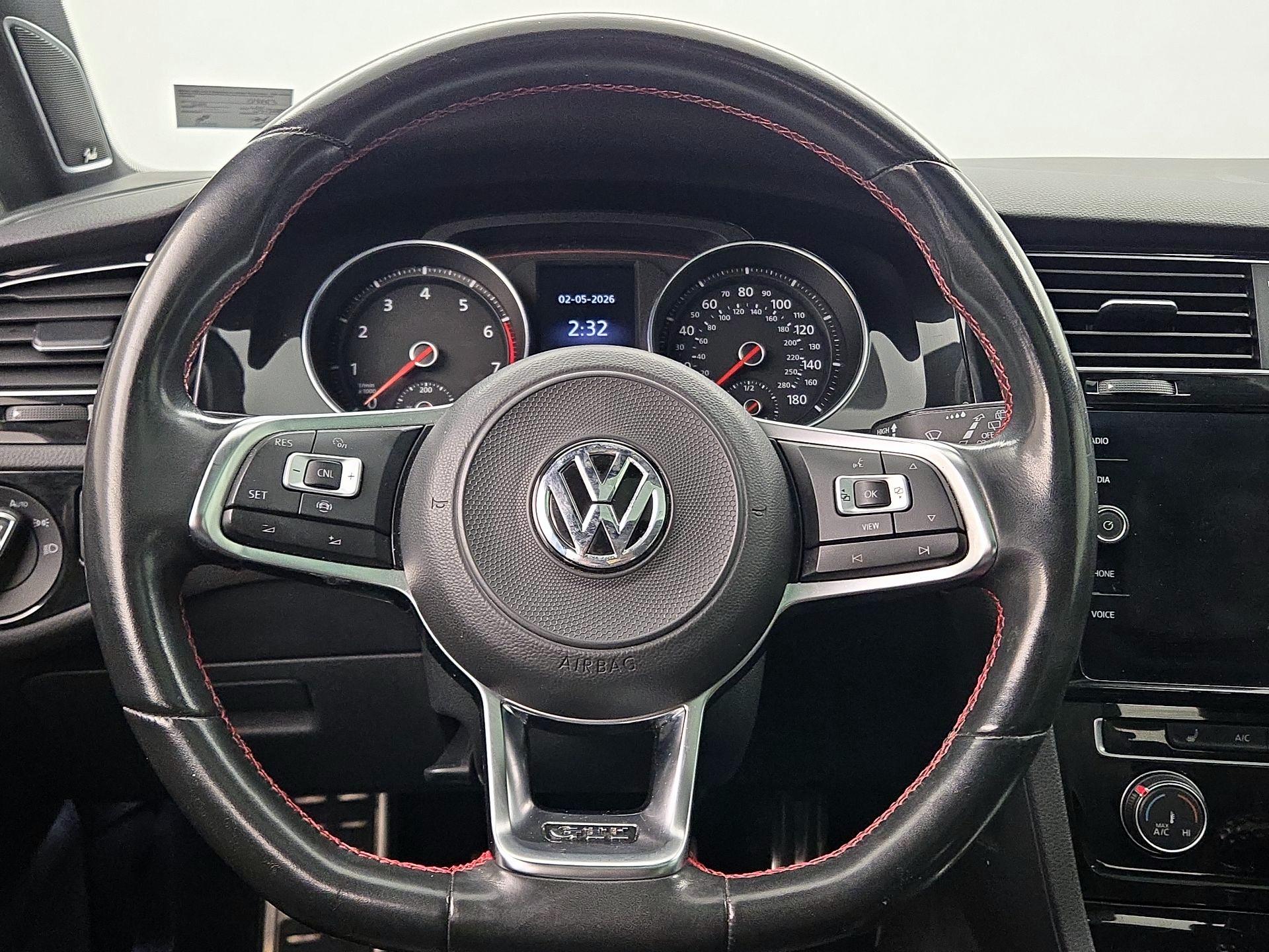 Thumbnail: 2019 Volkswagen Golf - 10