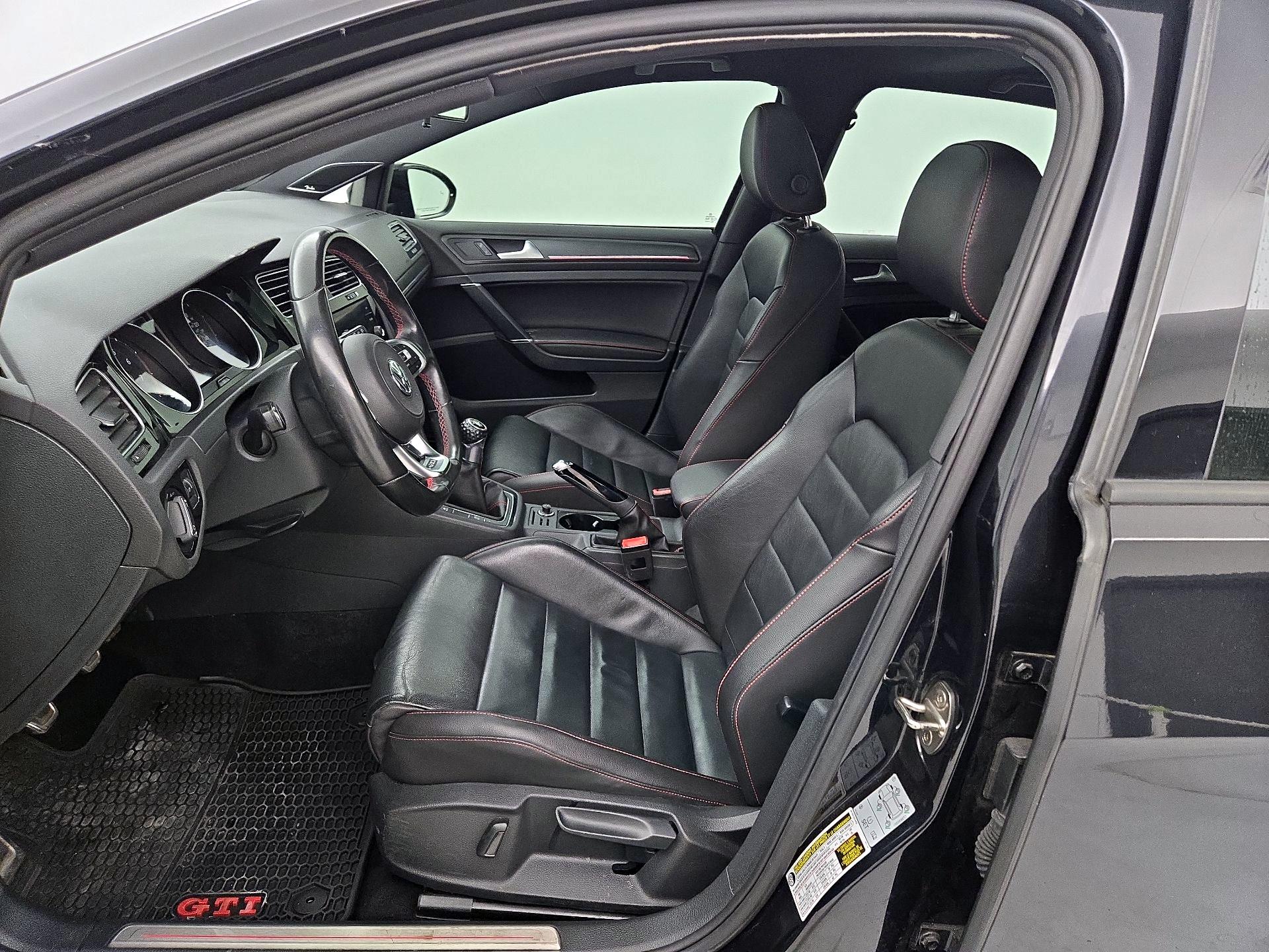 Thumbnail: 2019 Volkswagen Golf - 11