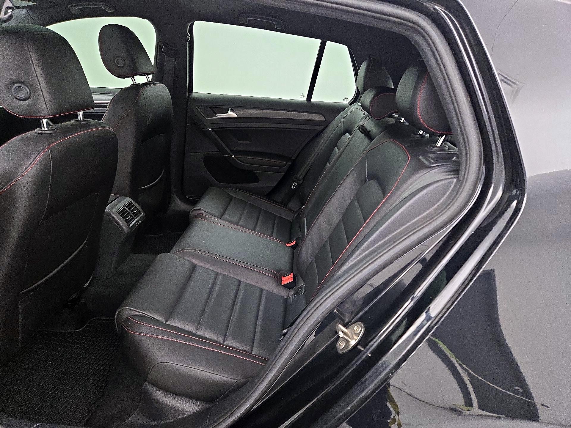 Thumbnail: 2019 Volkswagen Golf - 20