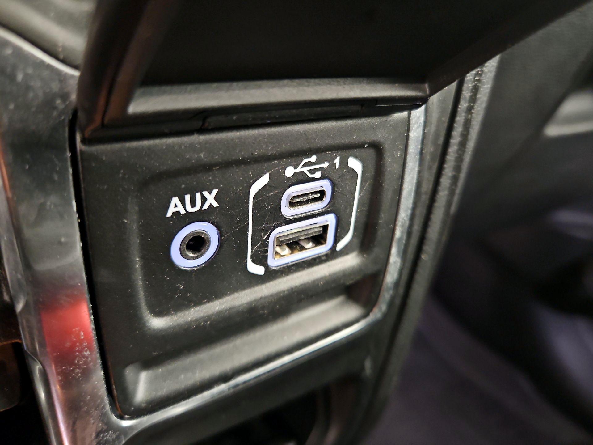 Thumbnail: 2021 Jeep Wrangler - 18