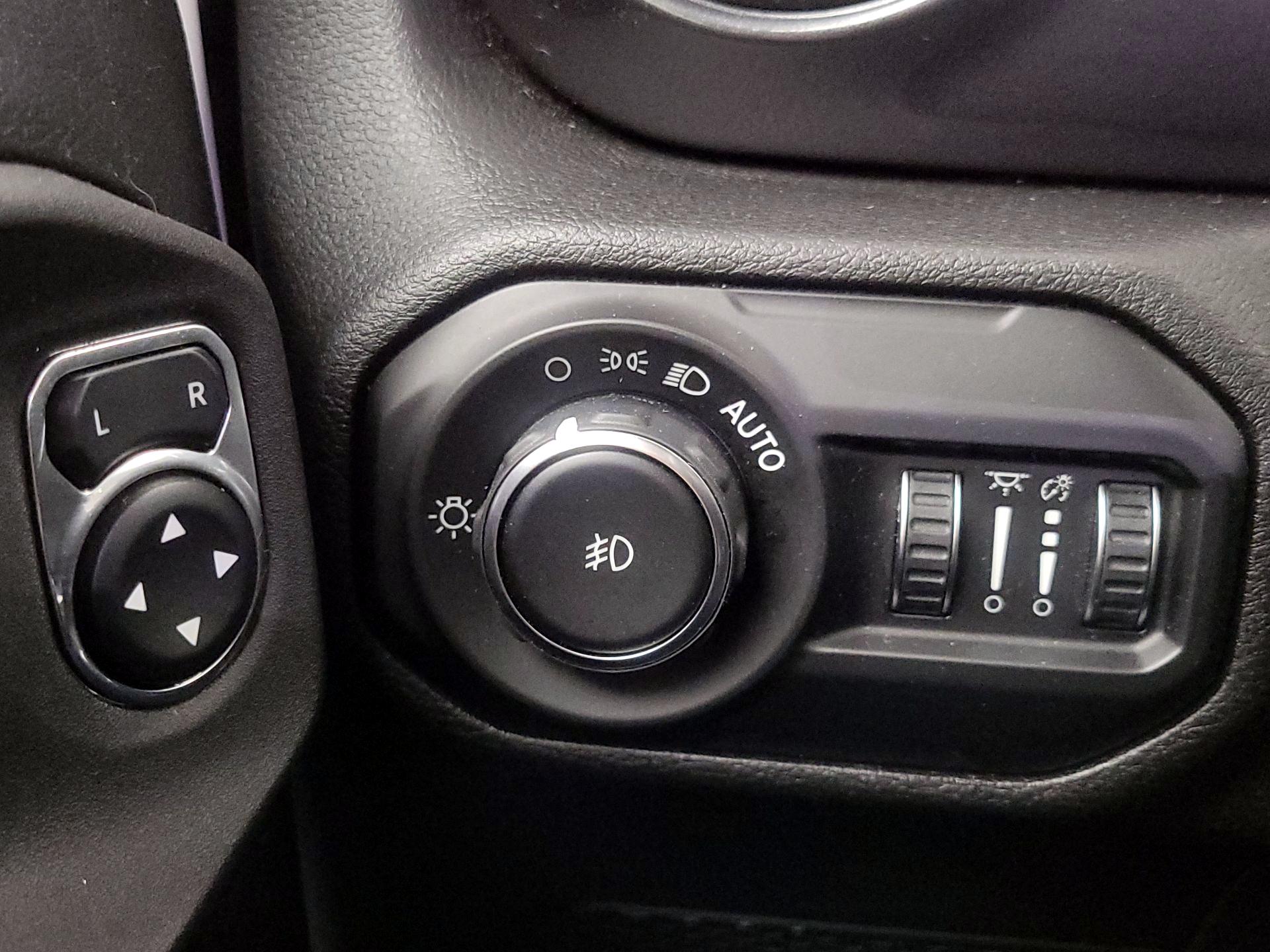 Thumbnail: 2021 Jeep Wrangler - 13