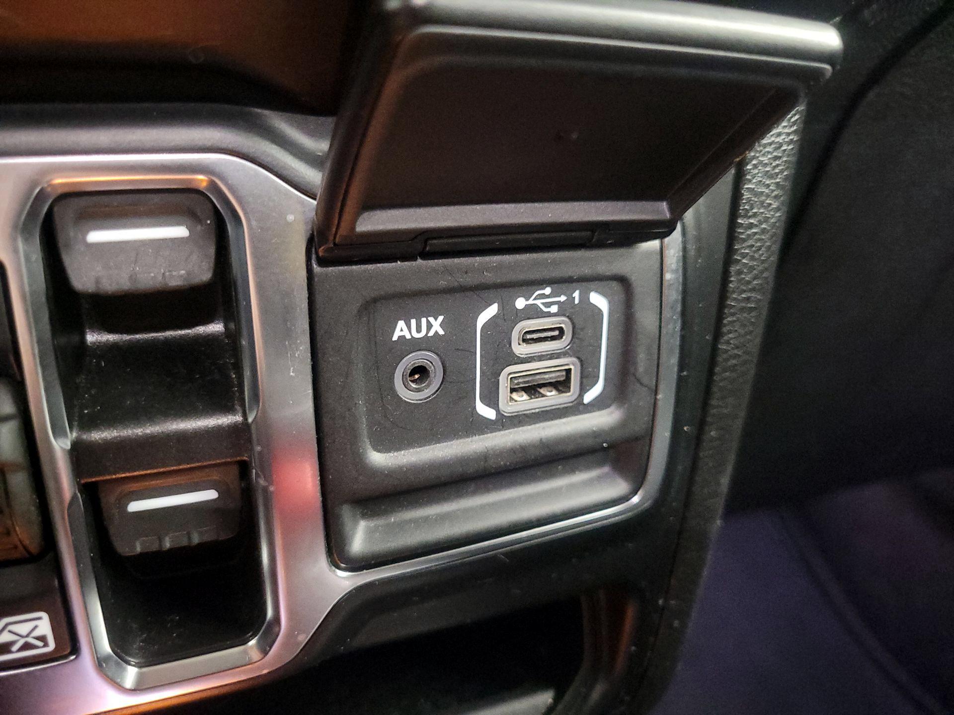 Thumbnail: 2021 Jeep Wrangler - 18