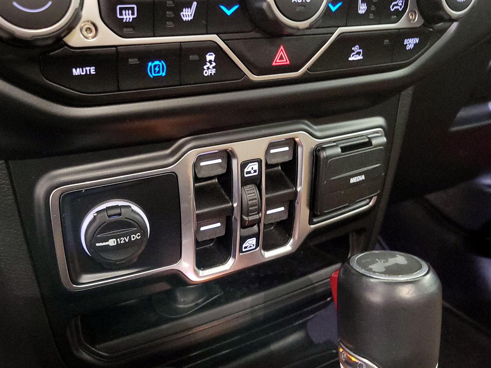 Thumbnail: 2023 Jeep Wrangler - 19