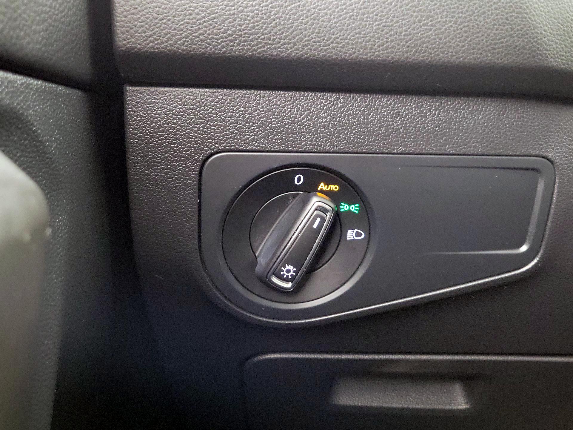 Thumbnail: 2022 Volkswagen Tiguan - 13