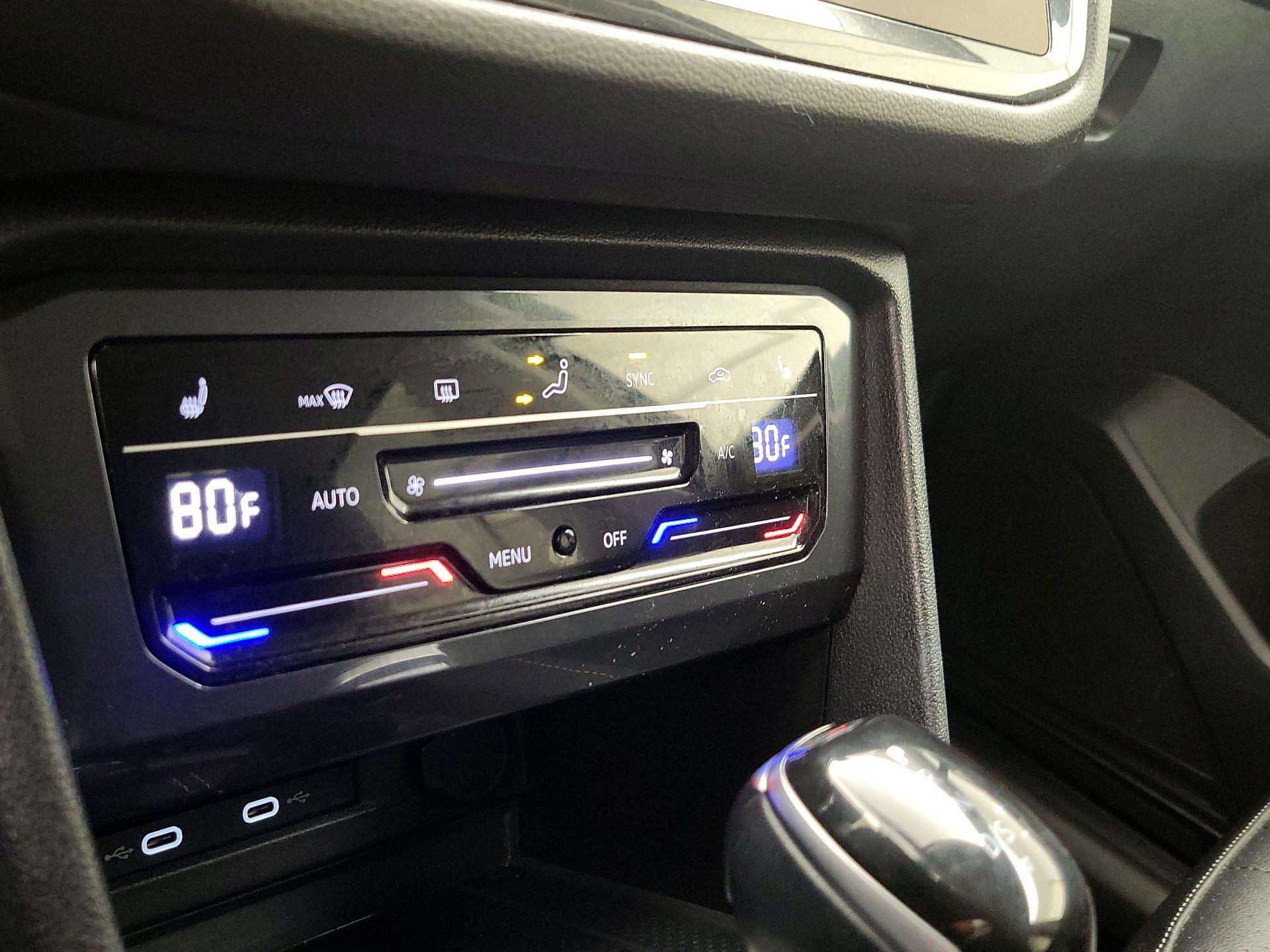 Thumbnail: 2022 Volkswagen Tiguan - 16