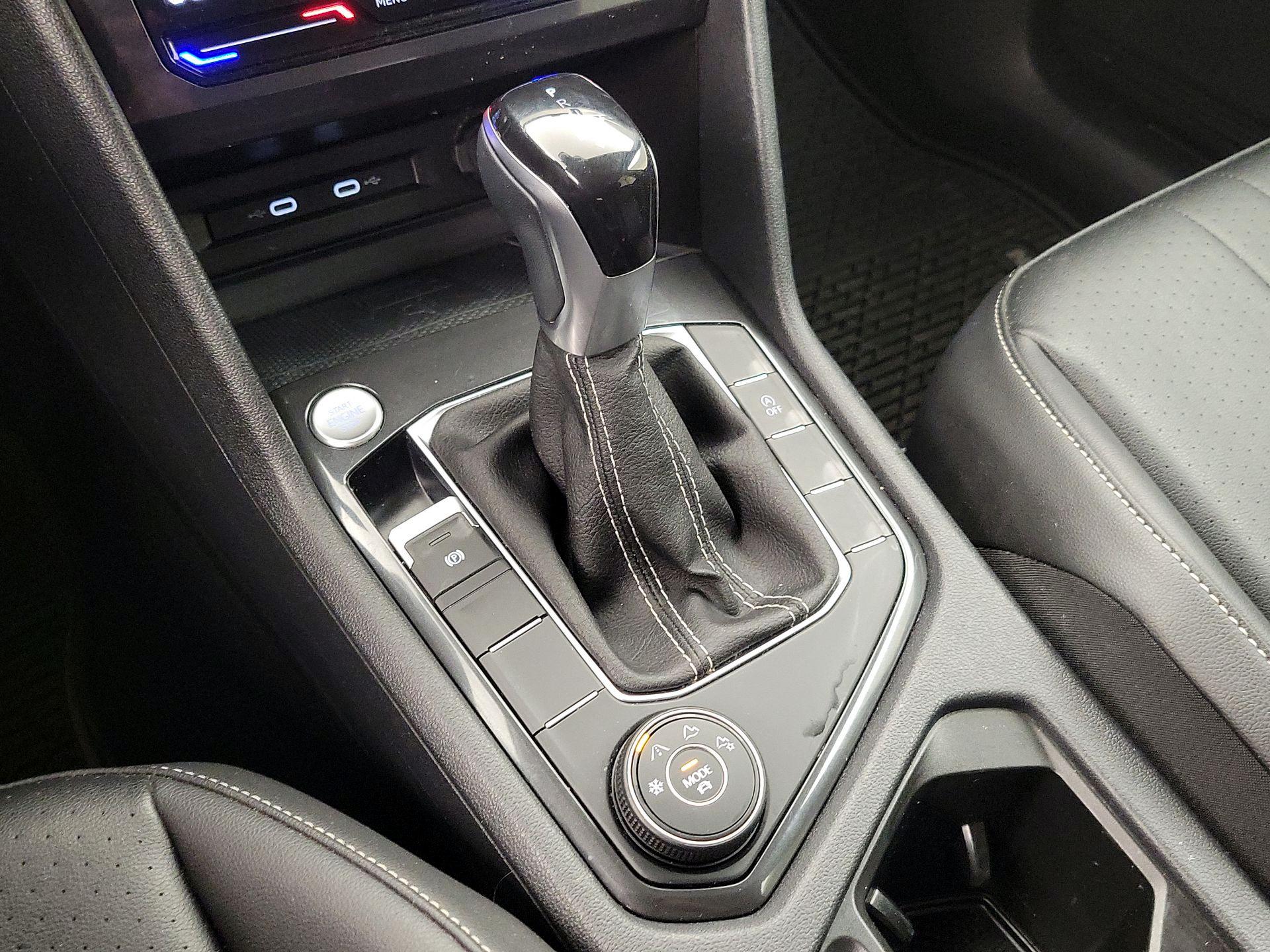 Thumbnail: 2022 Volkswagen Tiguan - 17