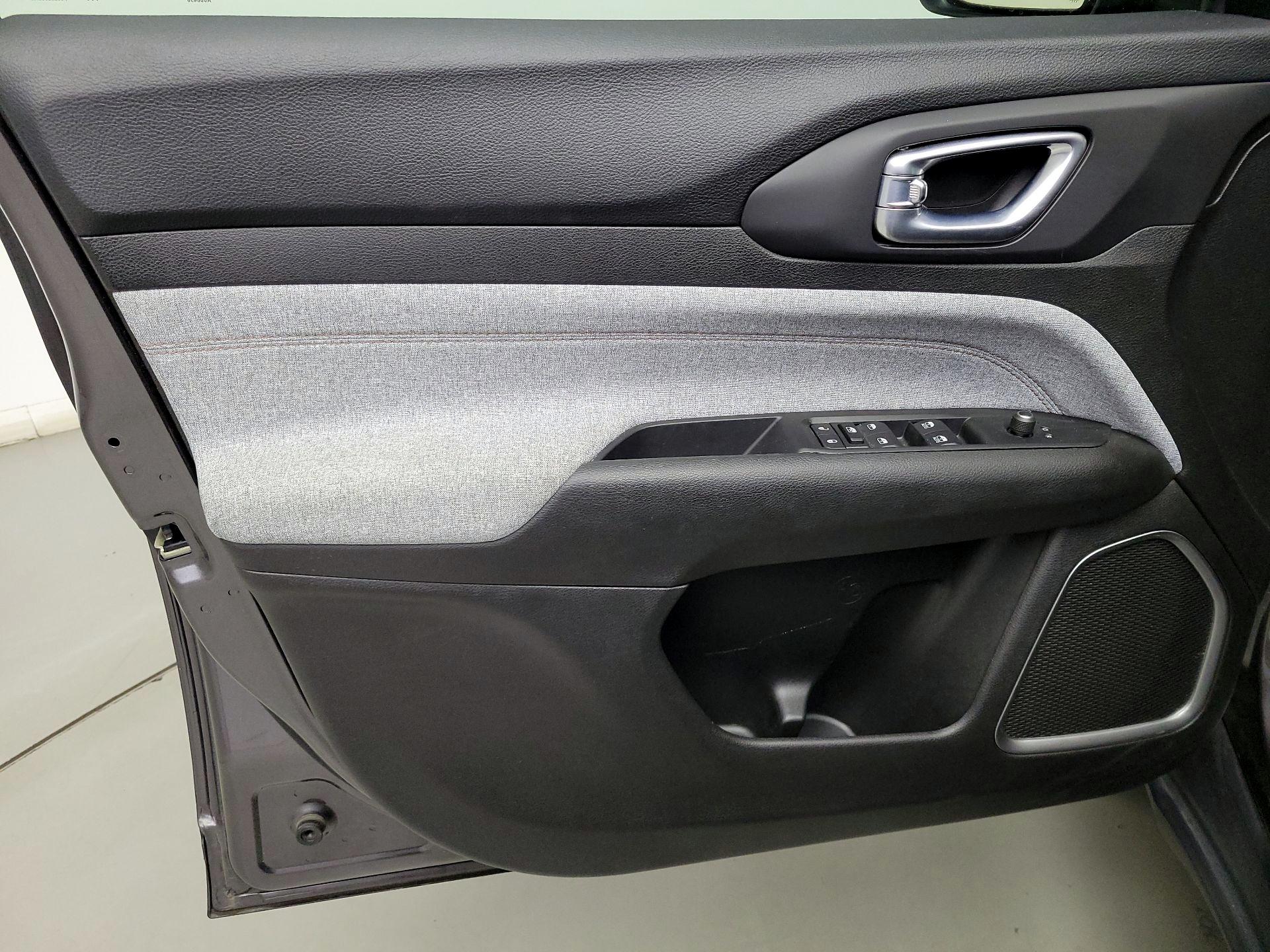 Thumbnail: 2022 Jeep Compass - 12