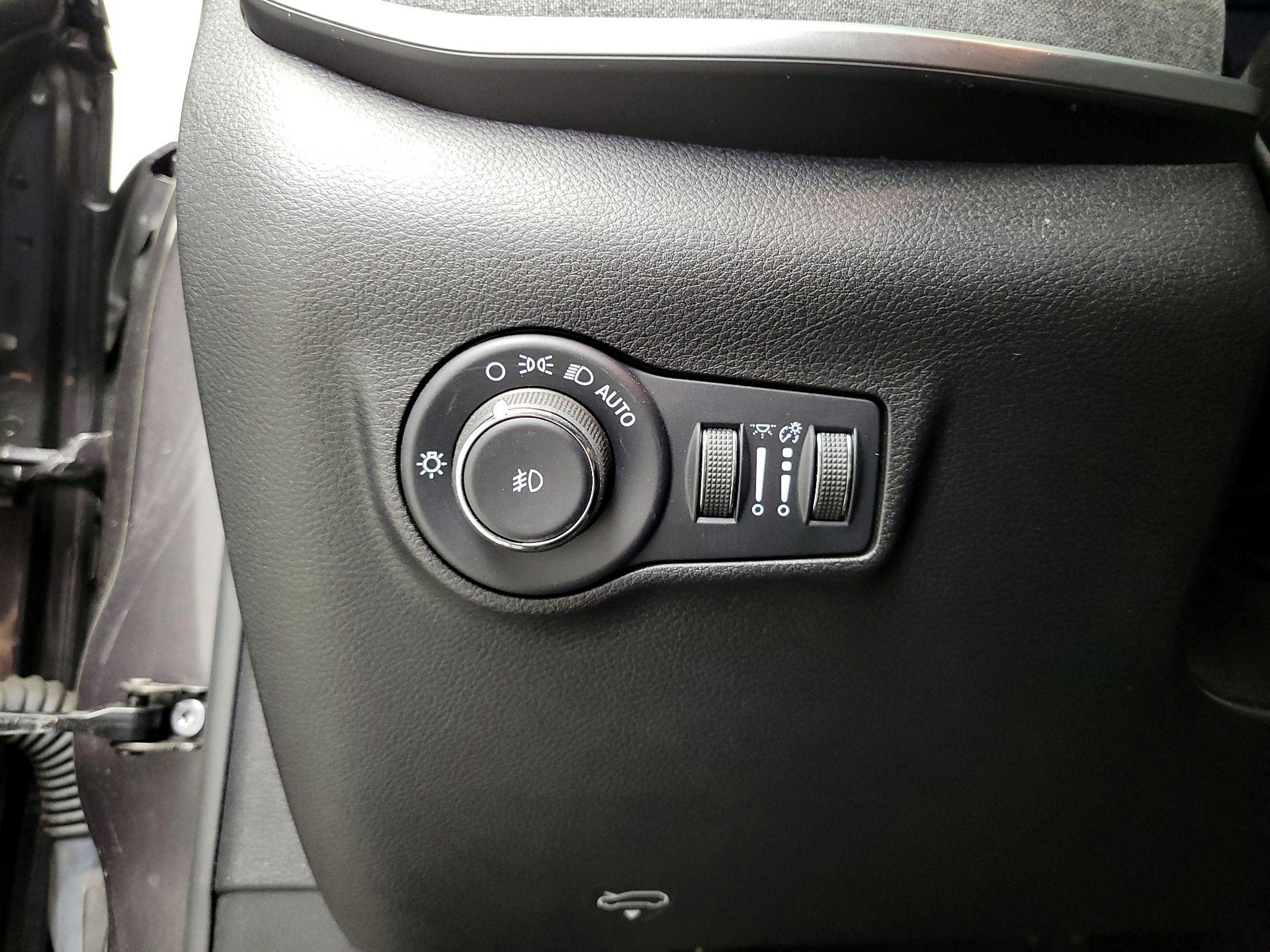 Thumbnail: 2022 Jeep Compass - 13