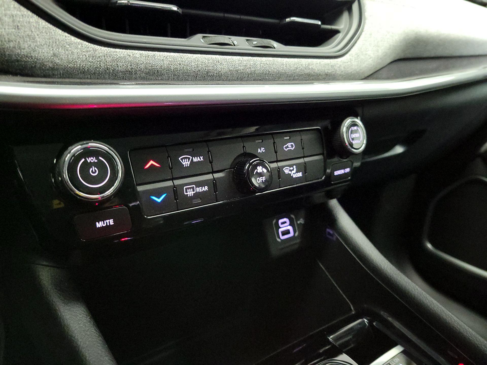 Thumbnail: 2022 Jeep Compass - 16