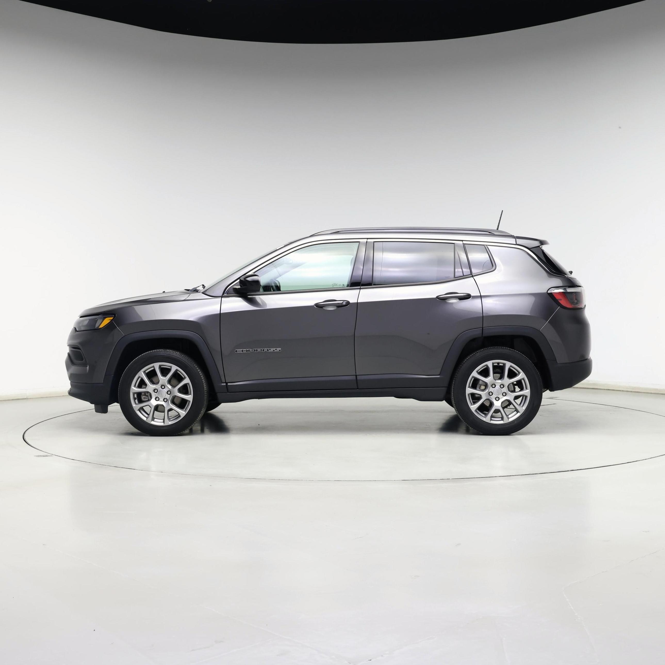 Thumbnail: 2022 Jeep Compass - 3