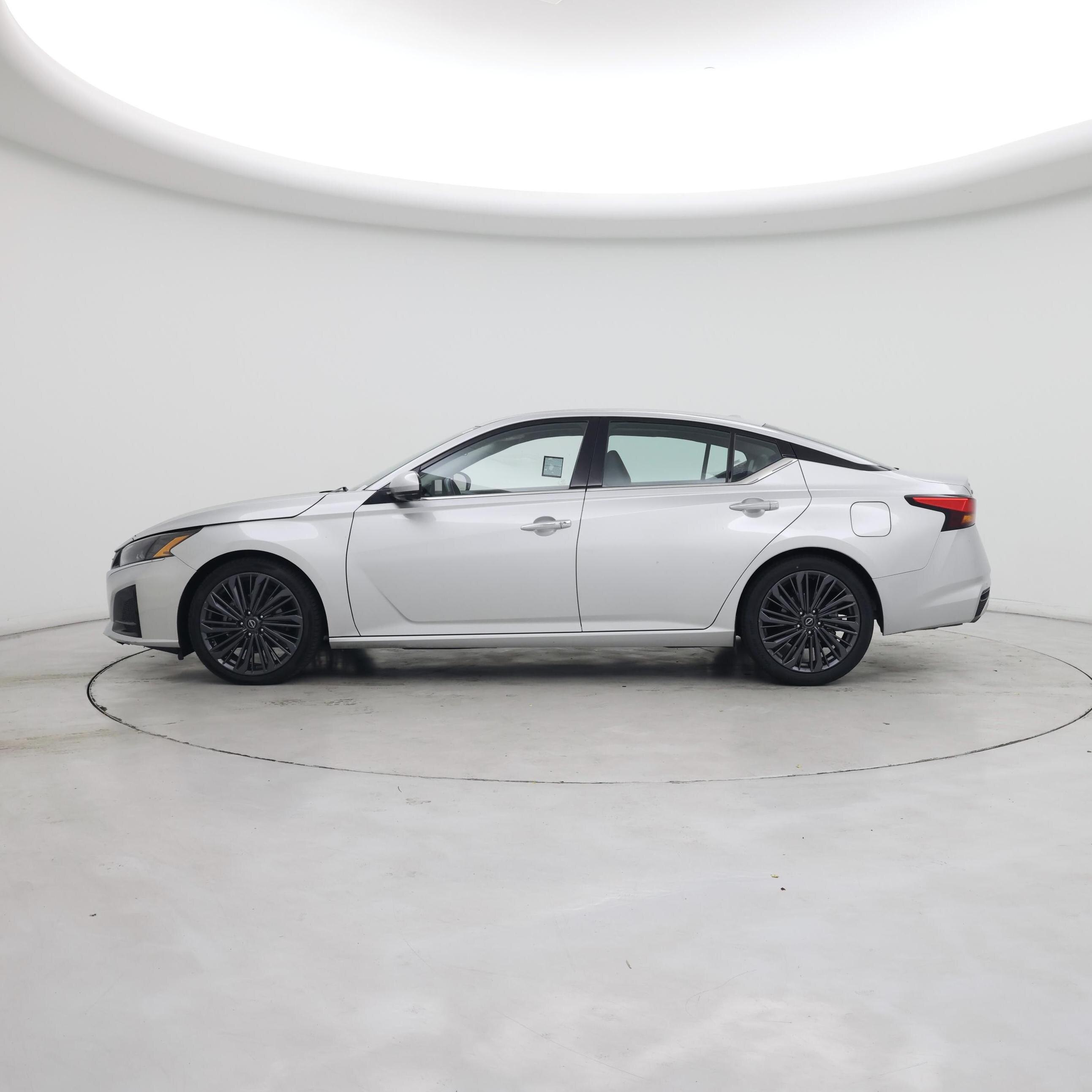 Thumbnail: 2023 Nissan Altima - 3