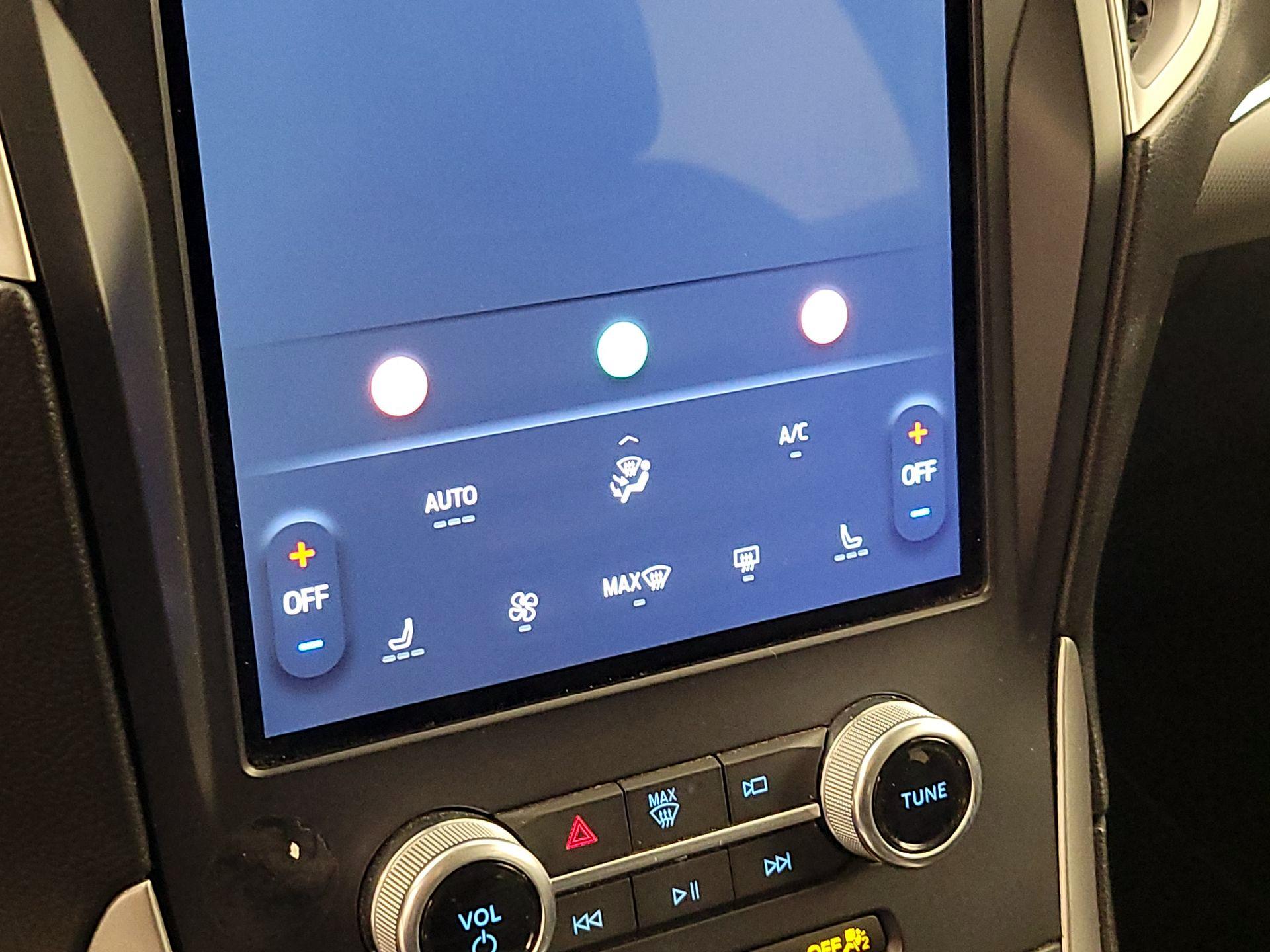 Thumbnail: 2022 Ford Edge - 16