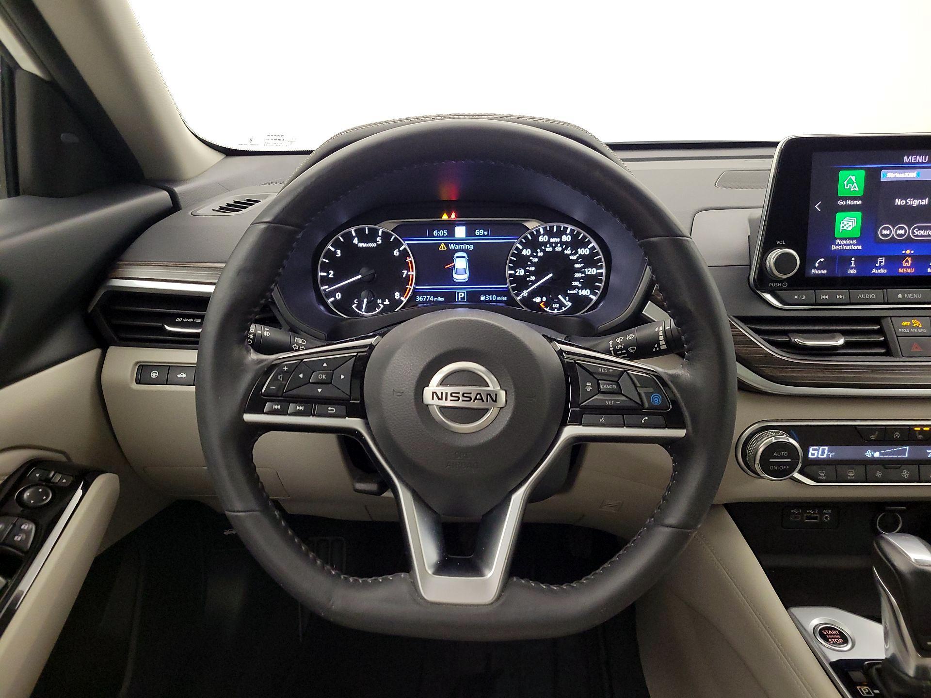 Thumbnail: 2022 Nissan Altima - 10