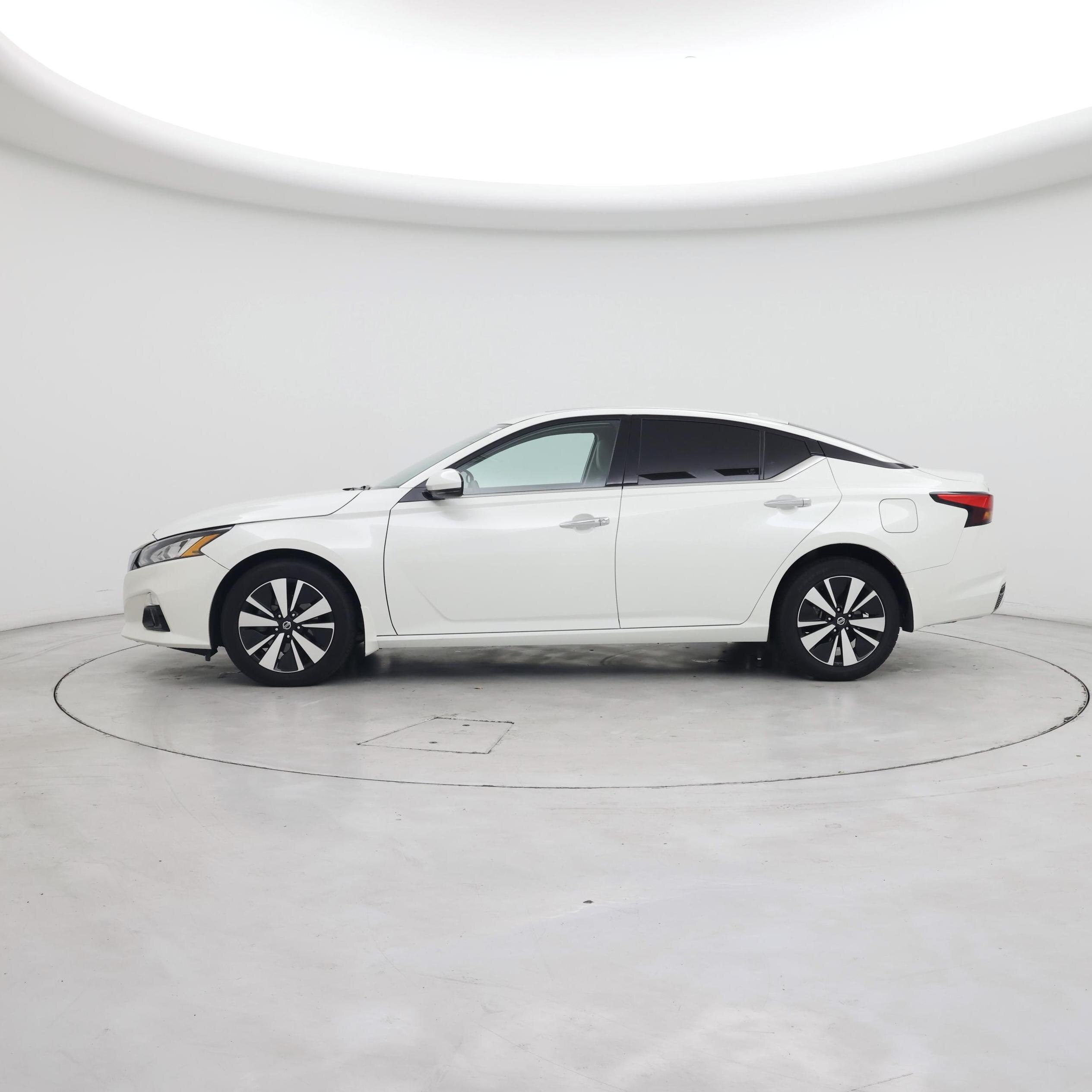 Thumbnail: 2022 Nissan Altima - 3