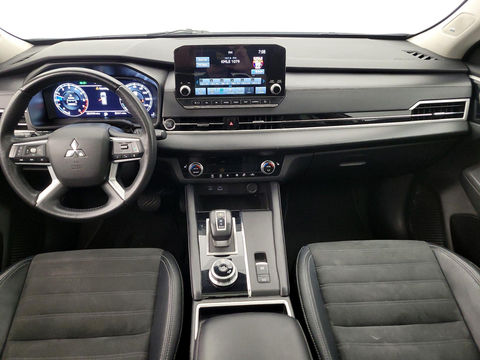 Thumbnail: 2023 Mitsubishi Outlander - 9