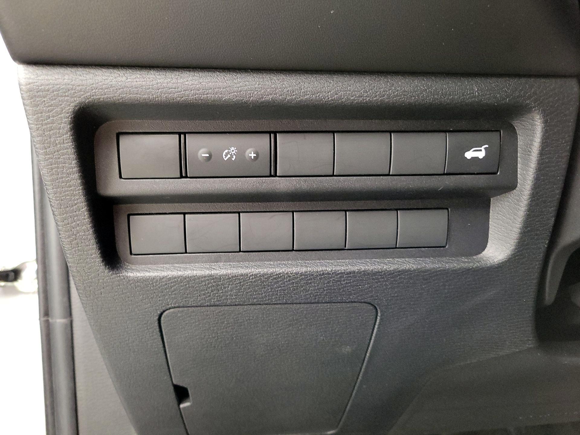 Thumbnail: 2023 Mitsubishi Outlander - 13