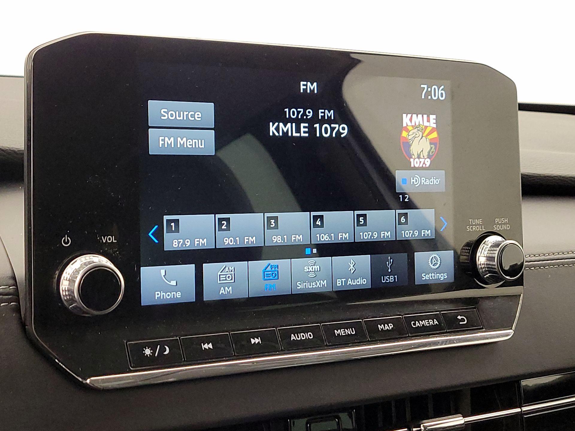 Thumbnail: 2023 Mitsubishi Outlander - 16