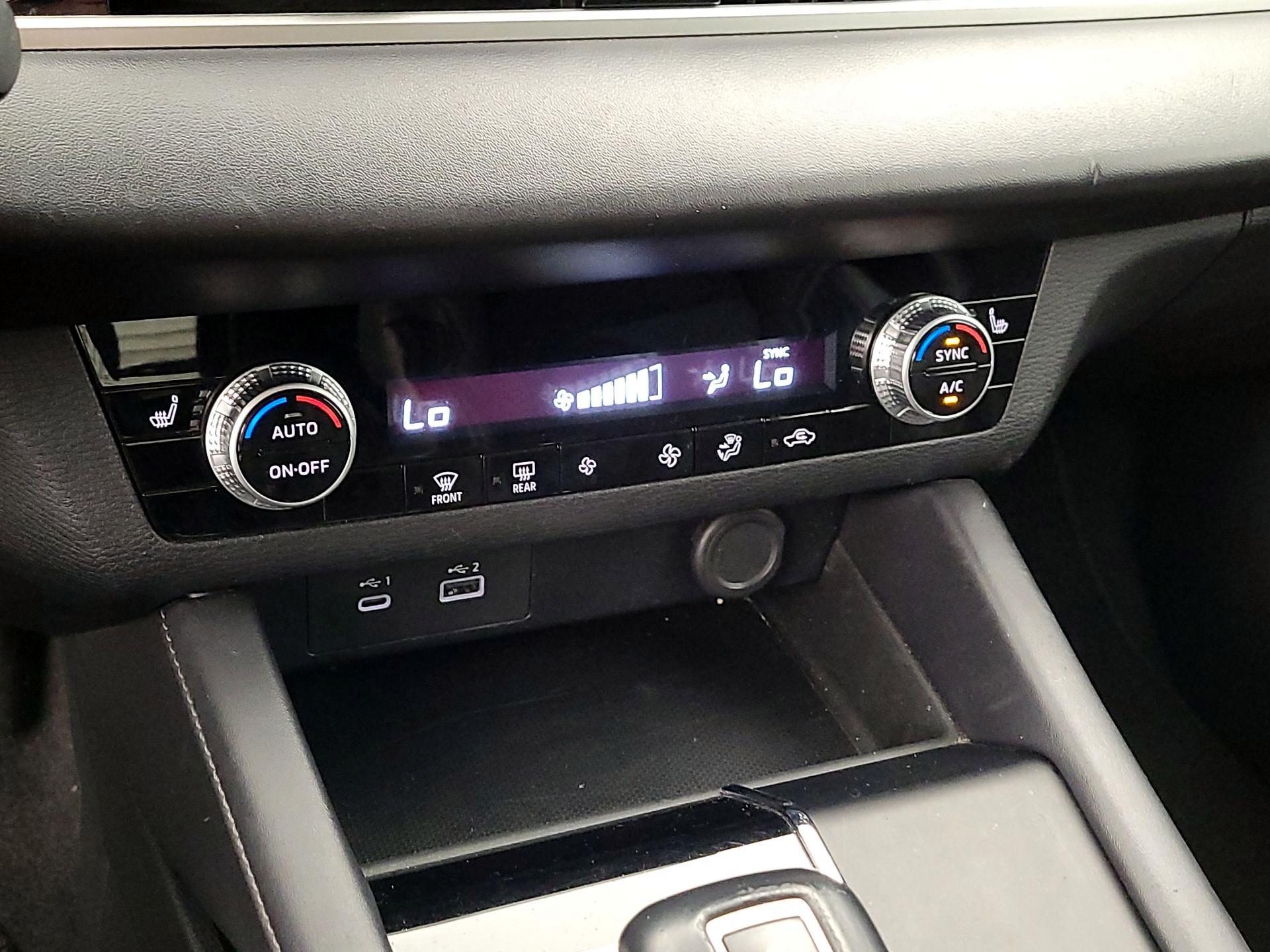 Thumbnail: 2023 Mitsubishi Outlander - 17