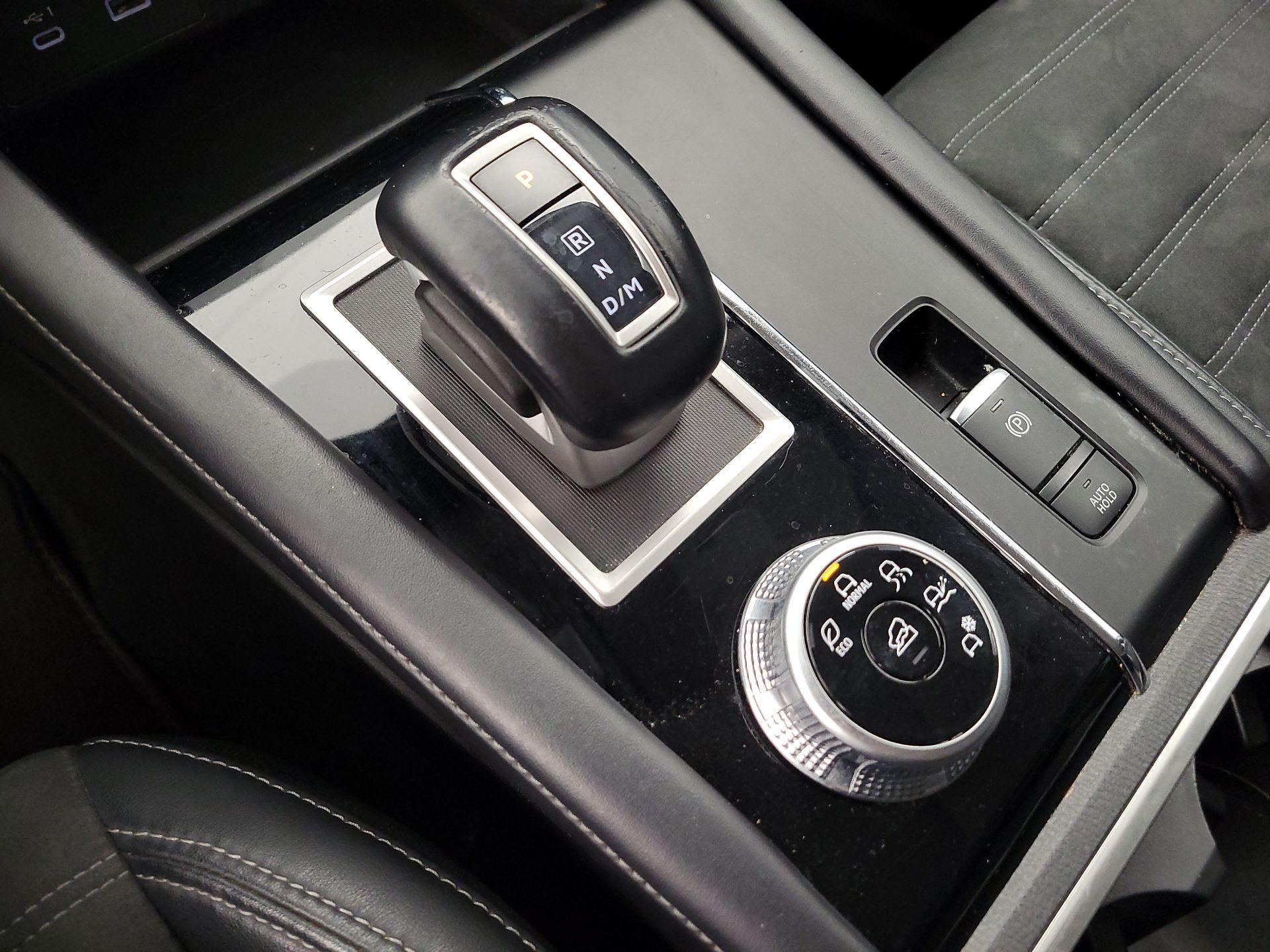 Thumbnail: 2023 Mitsubishi Outlander - 18