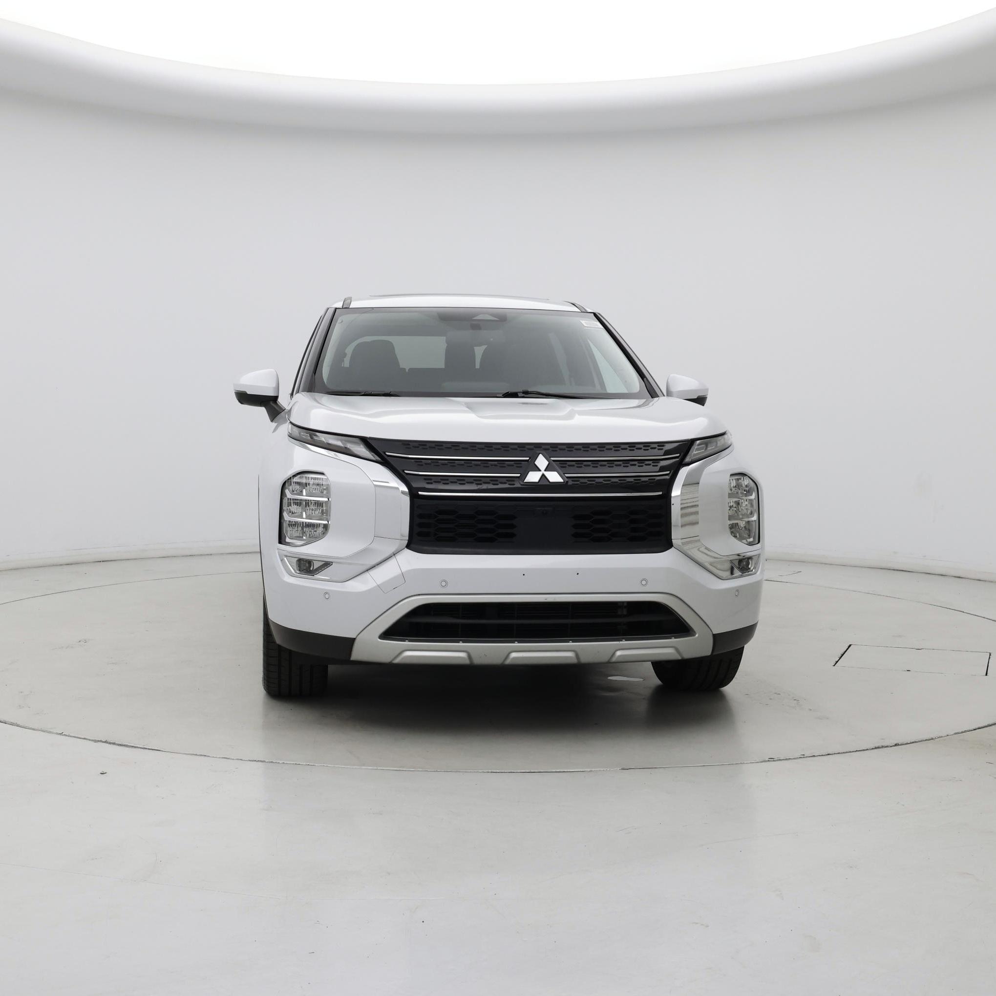 Thumbnail: 2023 Mitsubishi Outlander - 5