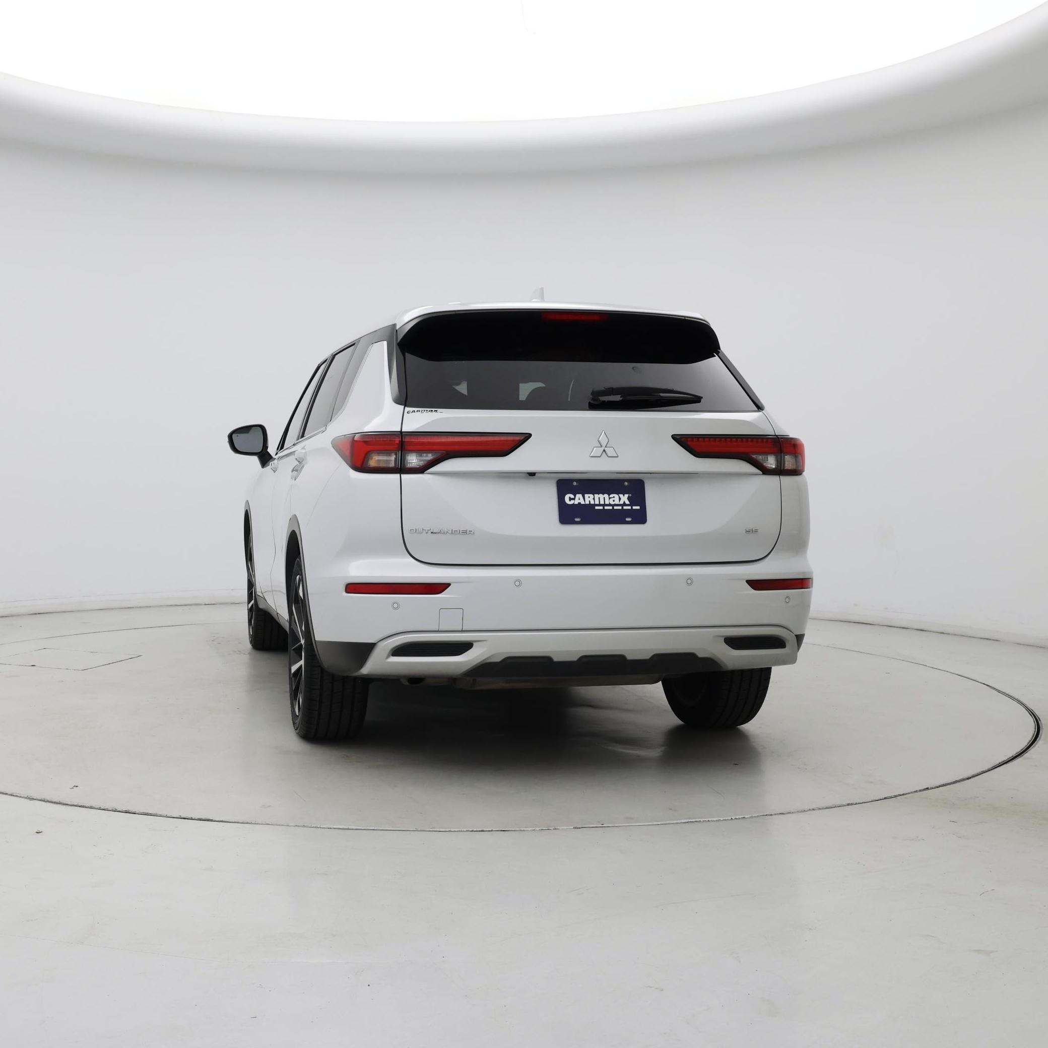 Thumbnail: 2023 Mitsubishi Outlander - 6