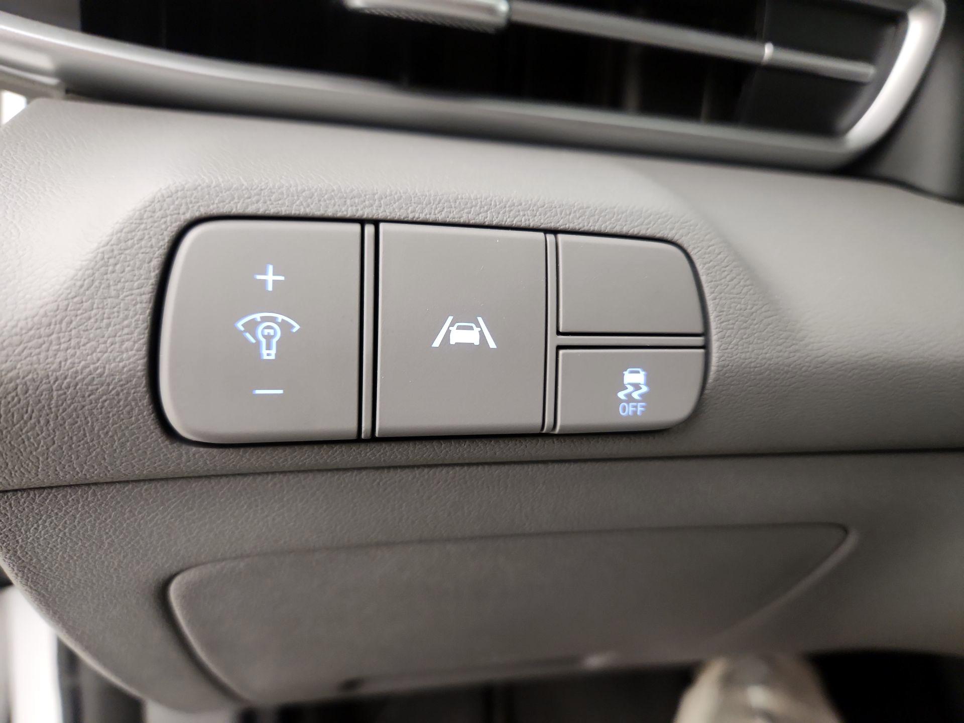 Thumbnail: 2021 Hyundai Elantra - 13