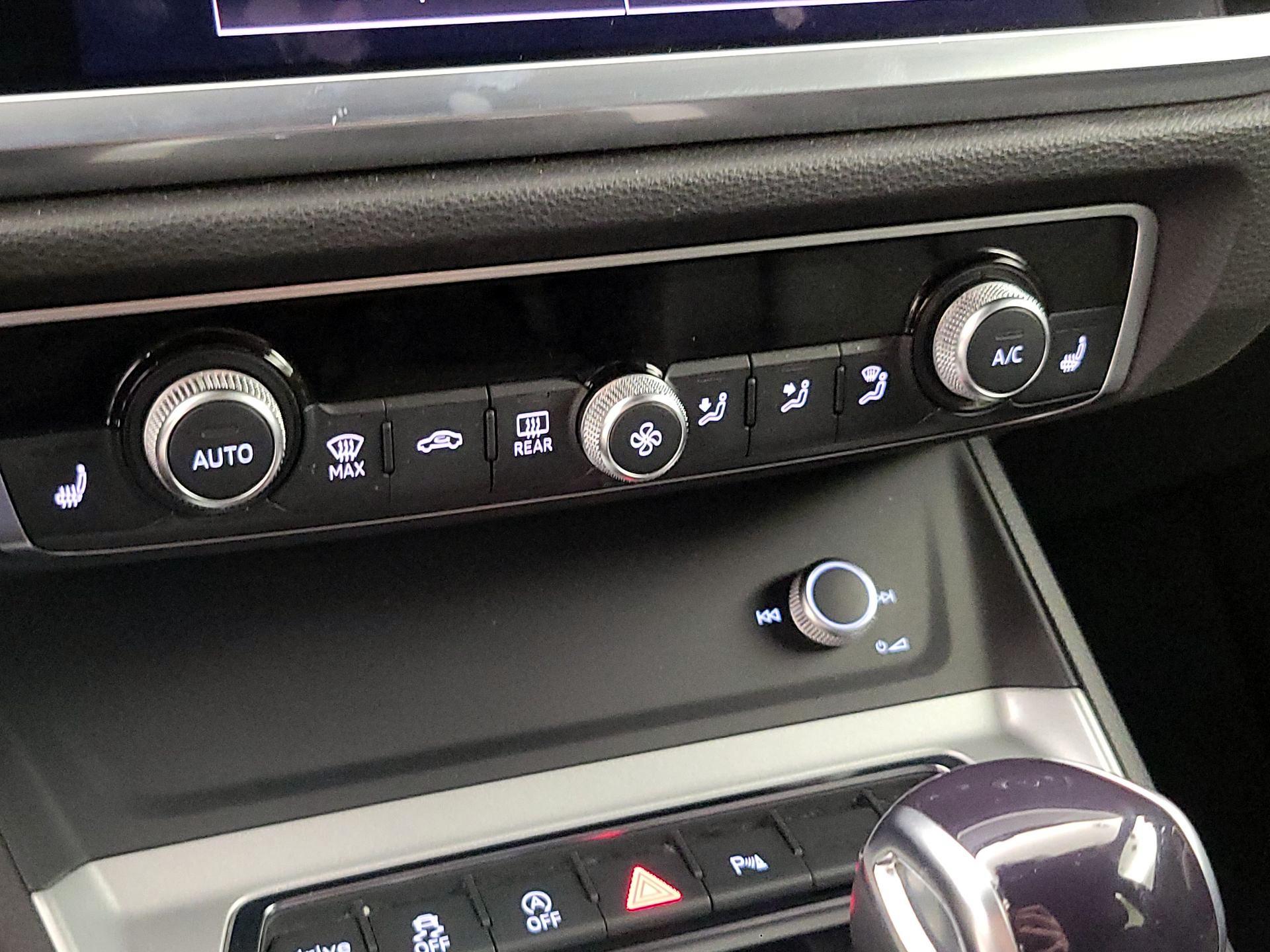 Thumbnail: 2022 Audi Q3 - 15