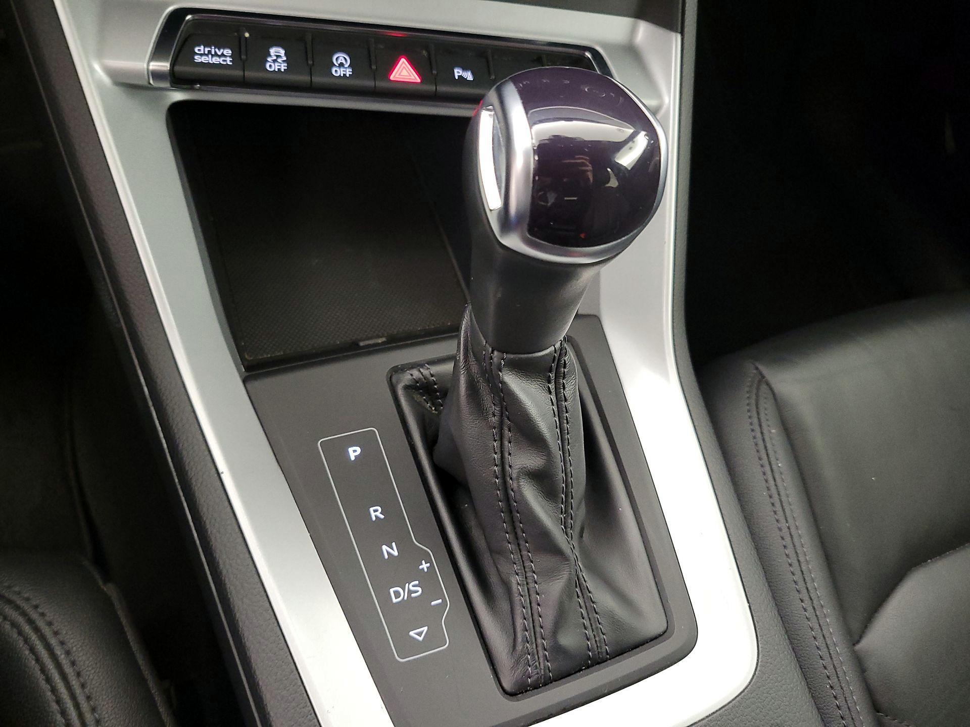 Thumbnail: 2022 Audi Q3 - 16