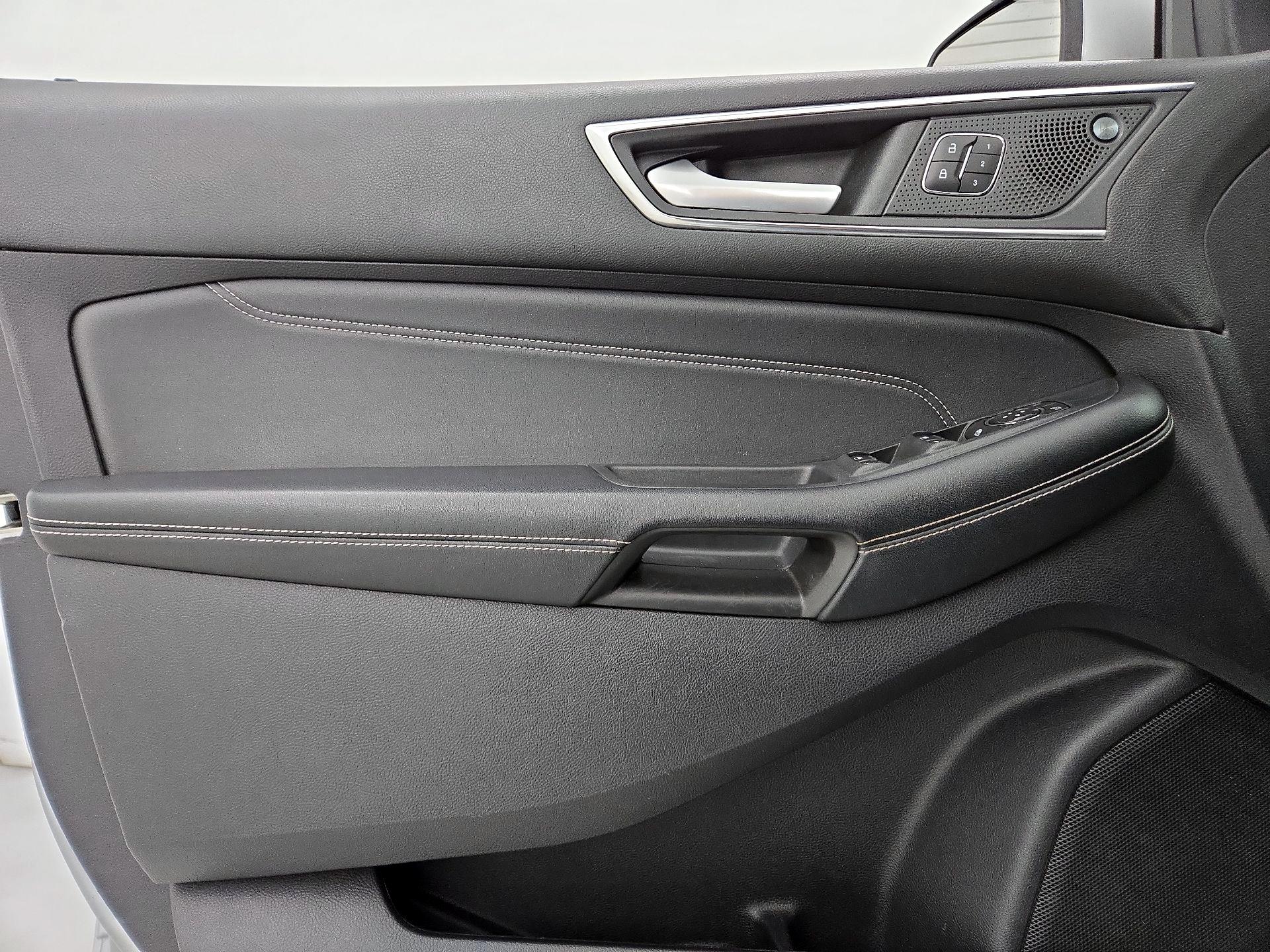 Thumbnail: 2022 Ford Edge - 12