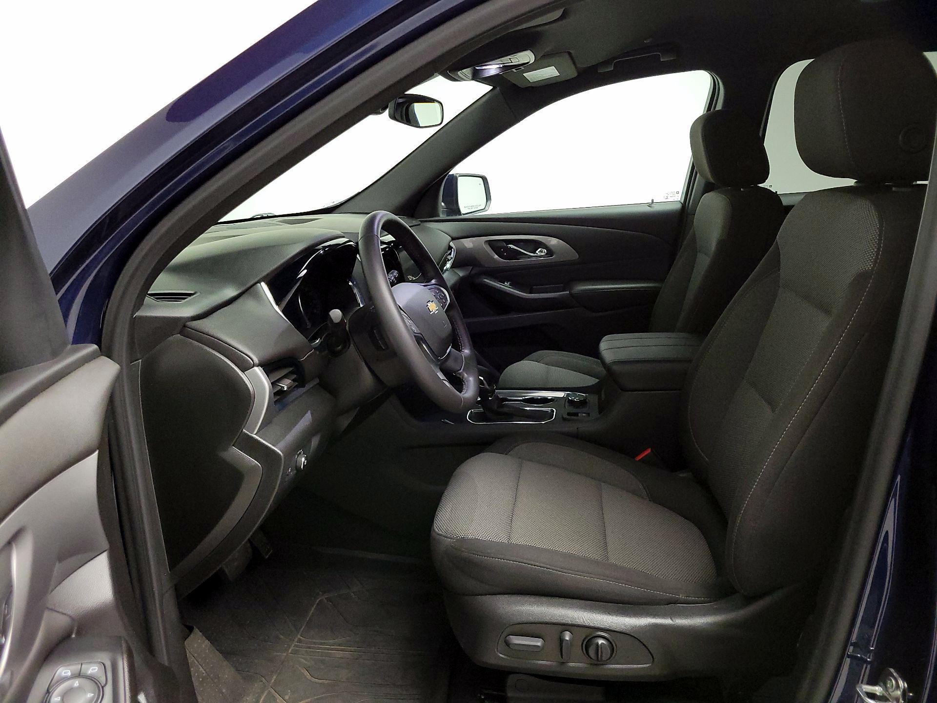 Thumbnail: 2022 Chevrolet Traverse - 11