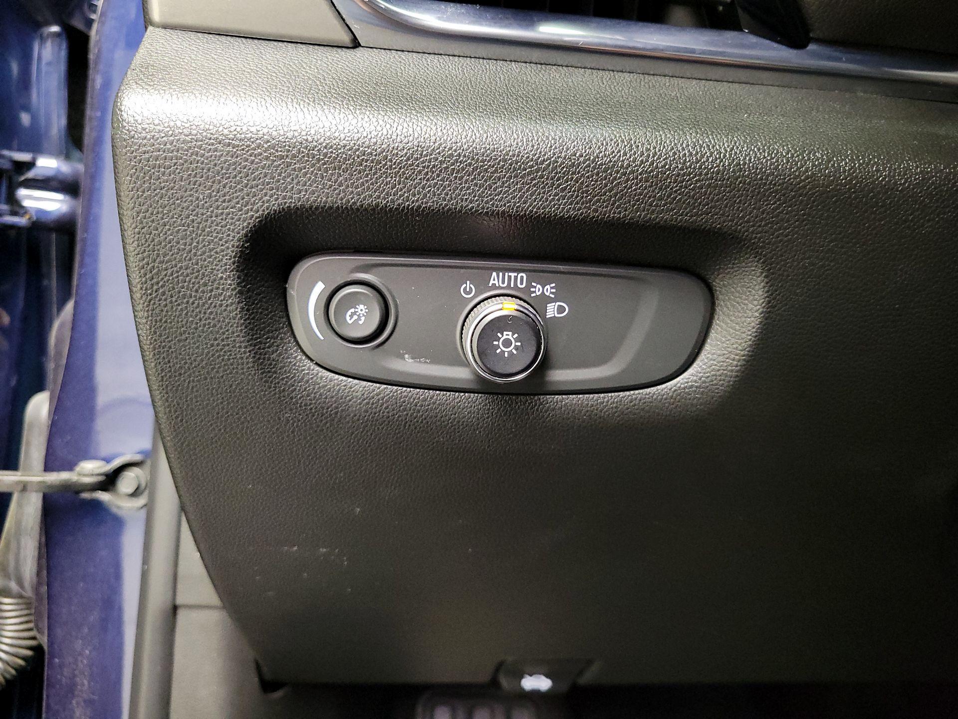 Thumbnail: 2022 Chevrolet Traverse - 13