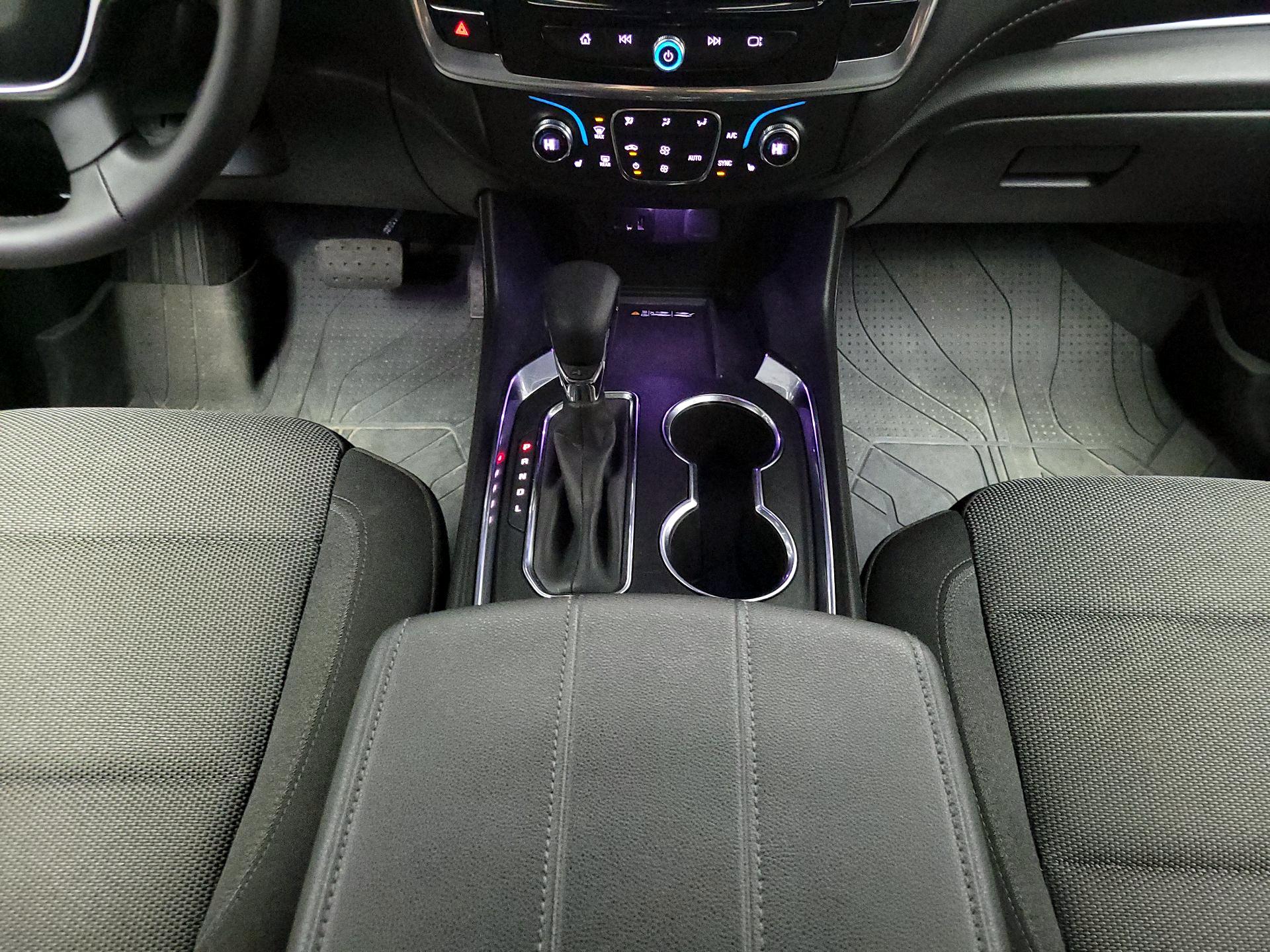 Thumbnail: 2022 Chevrolet Traverse - 17