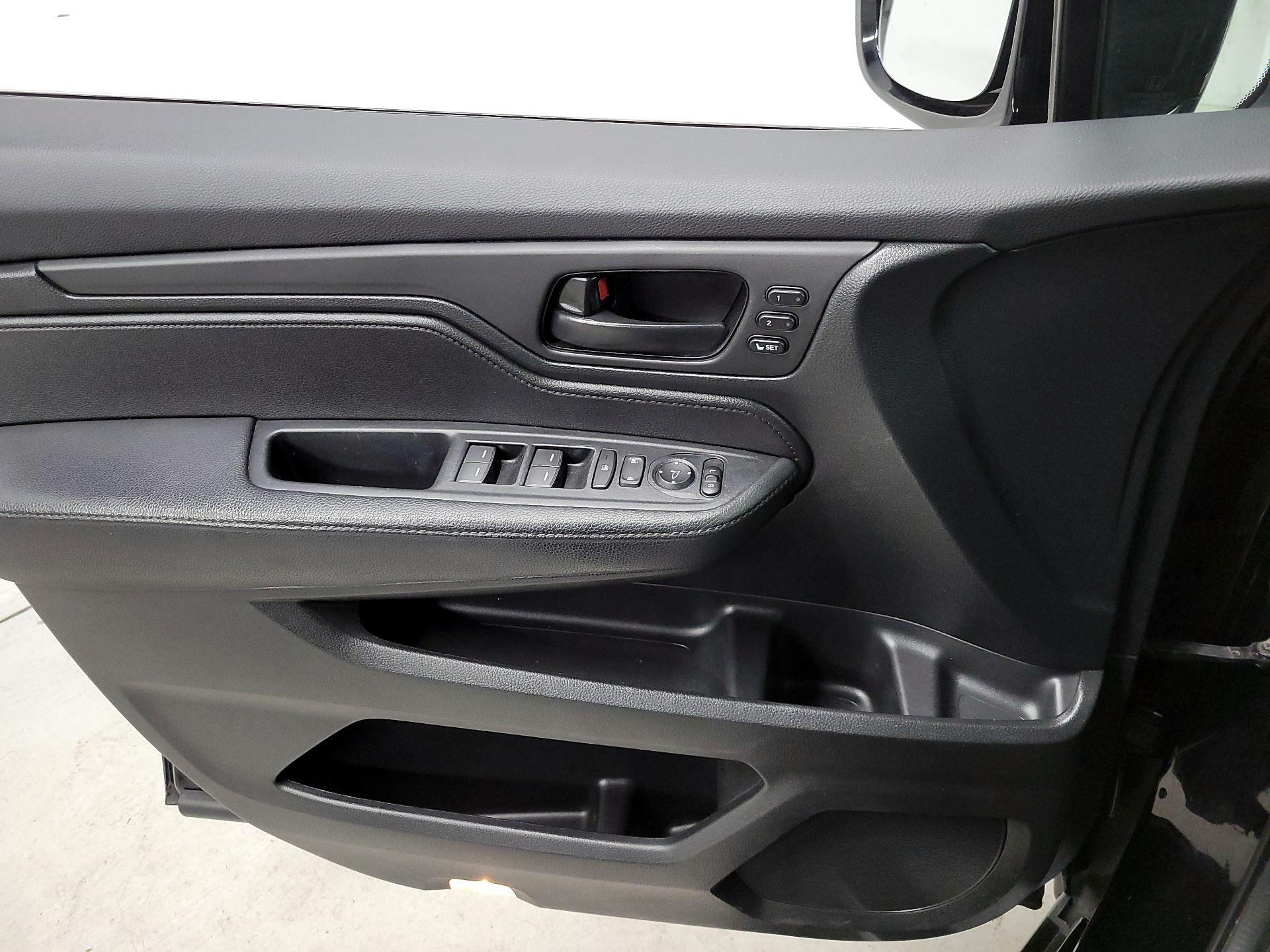 Thumbnail: 2023 Honda Odyssey - 12