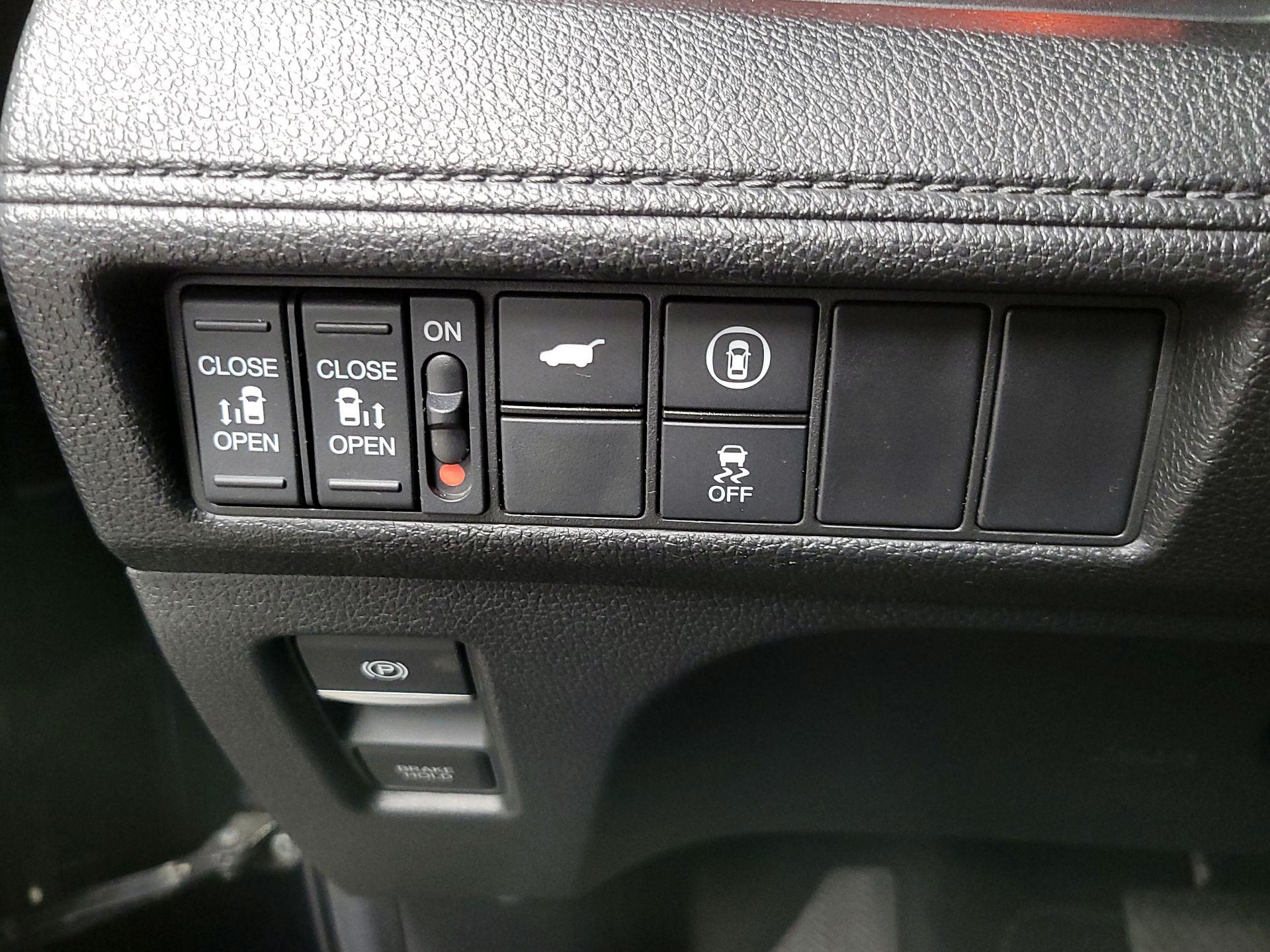 Thumbnail: 2023 Honda Odyssey - 13