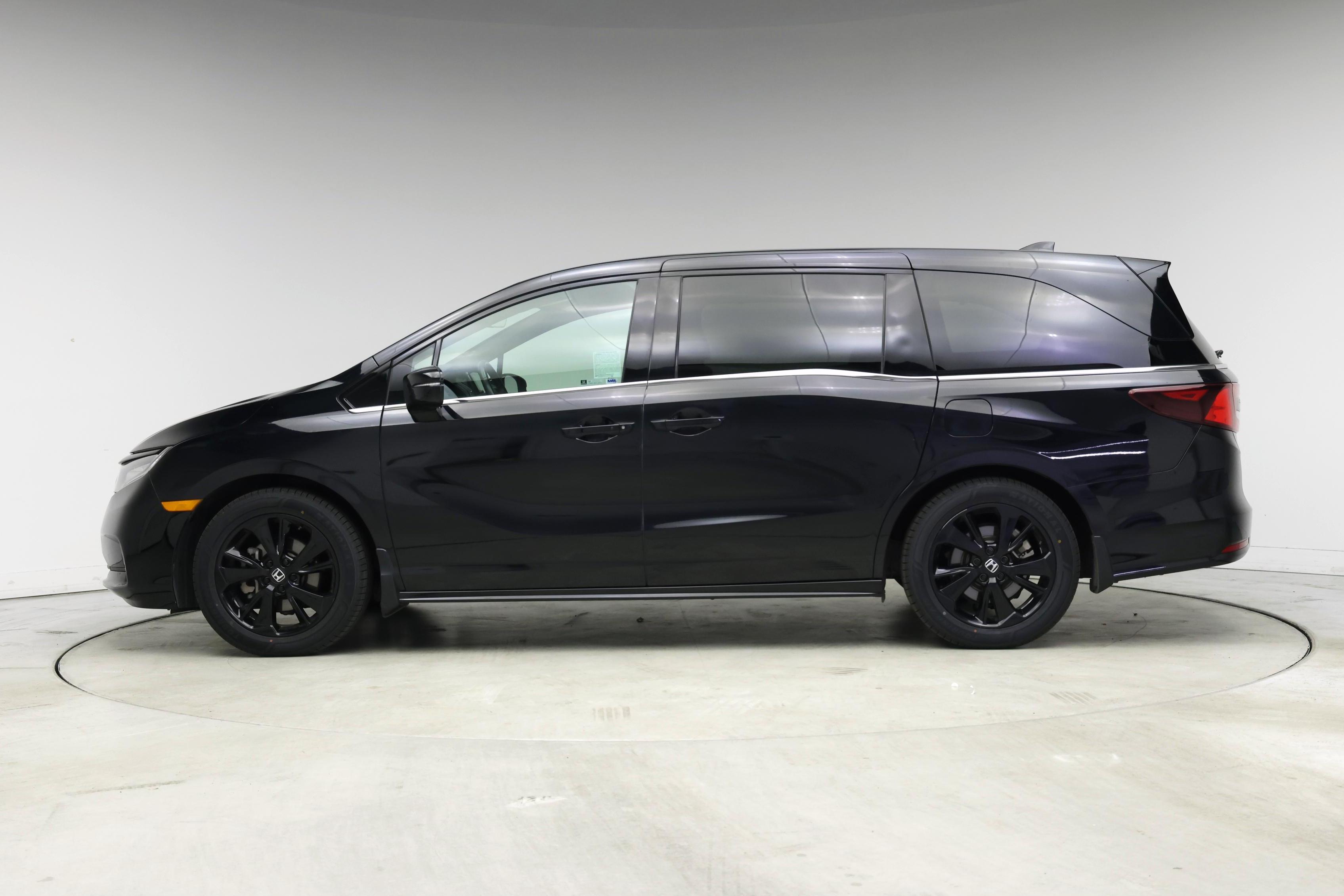 Thumbnail: 2023 Honda Odyssey - 3