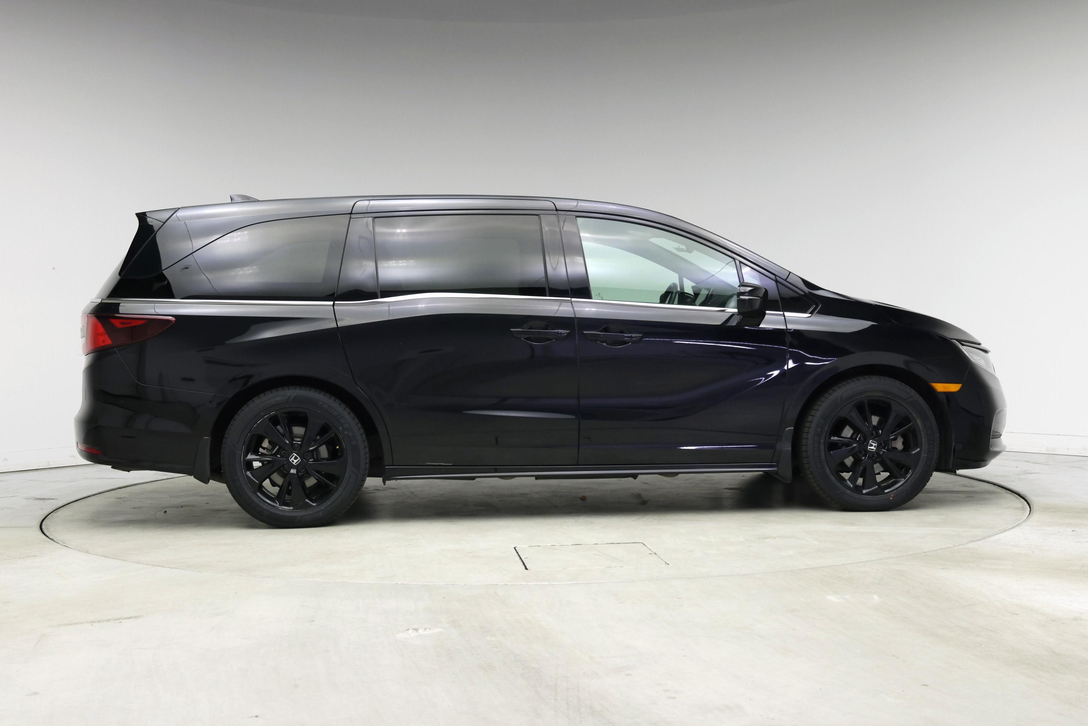 Thumbnail: 2023 Honda Odyssey - 7