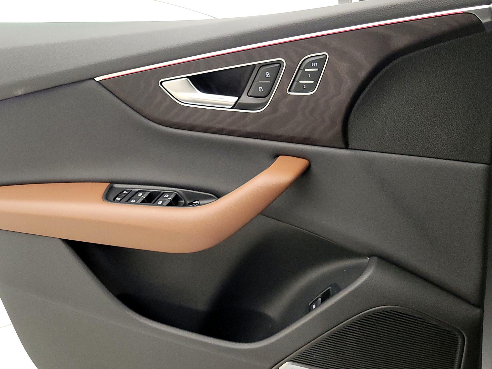 Thumbnail: 2022 Audi Q8 - 12