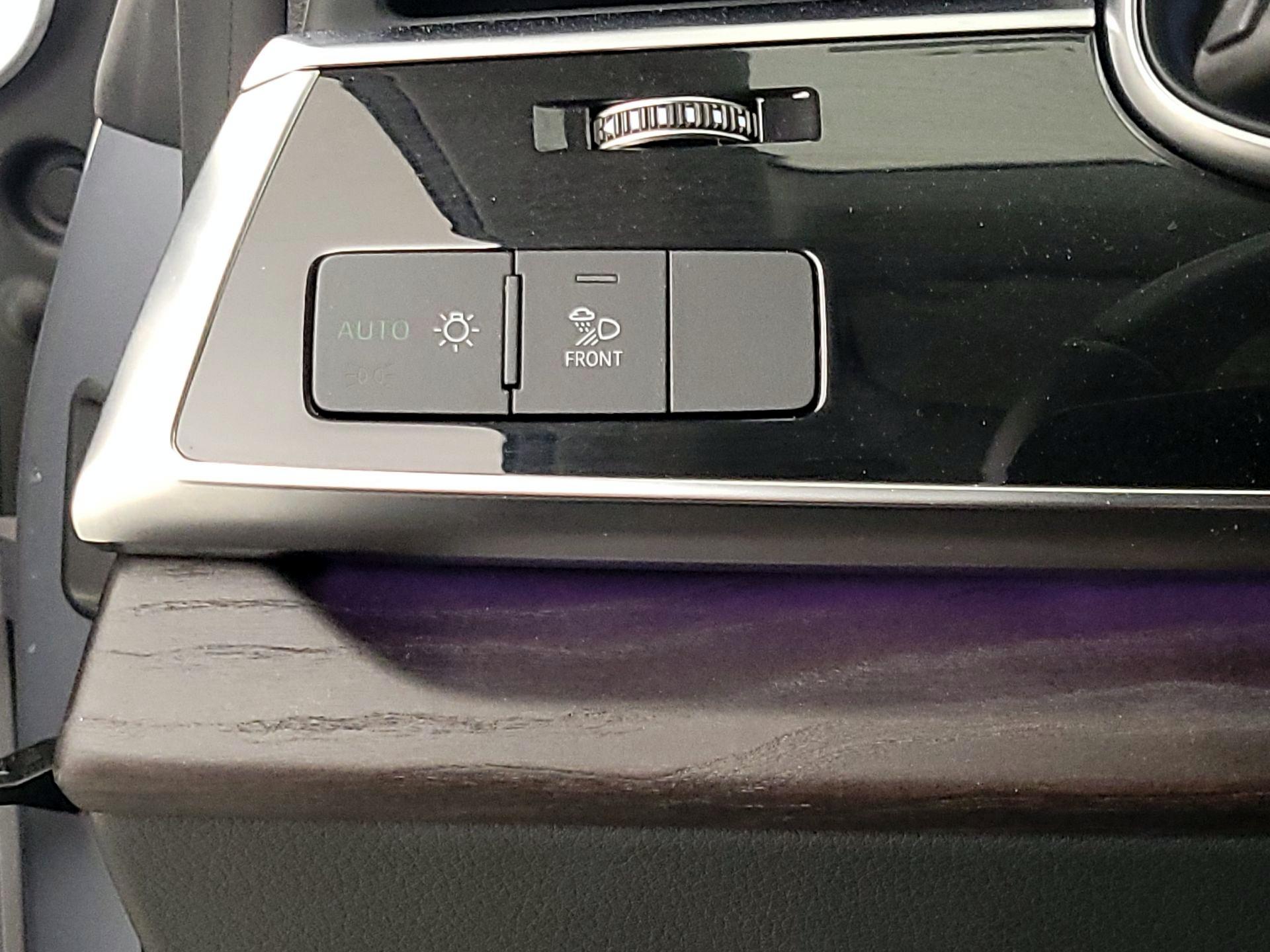 Thumbnail: 2022 Audi Q8 - 13