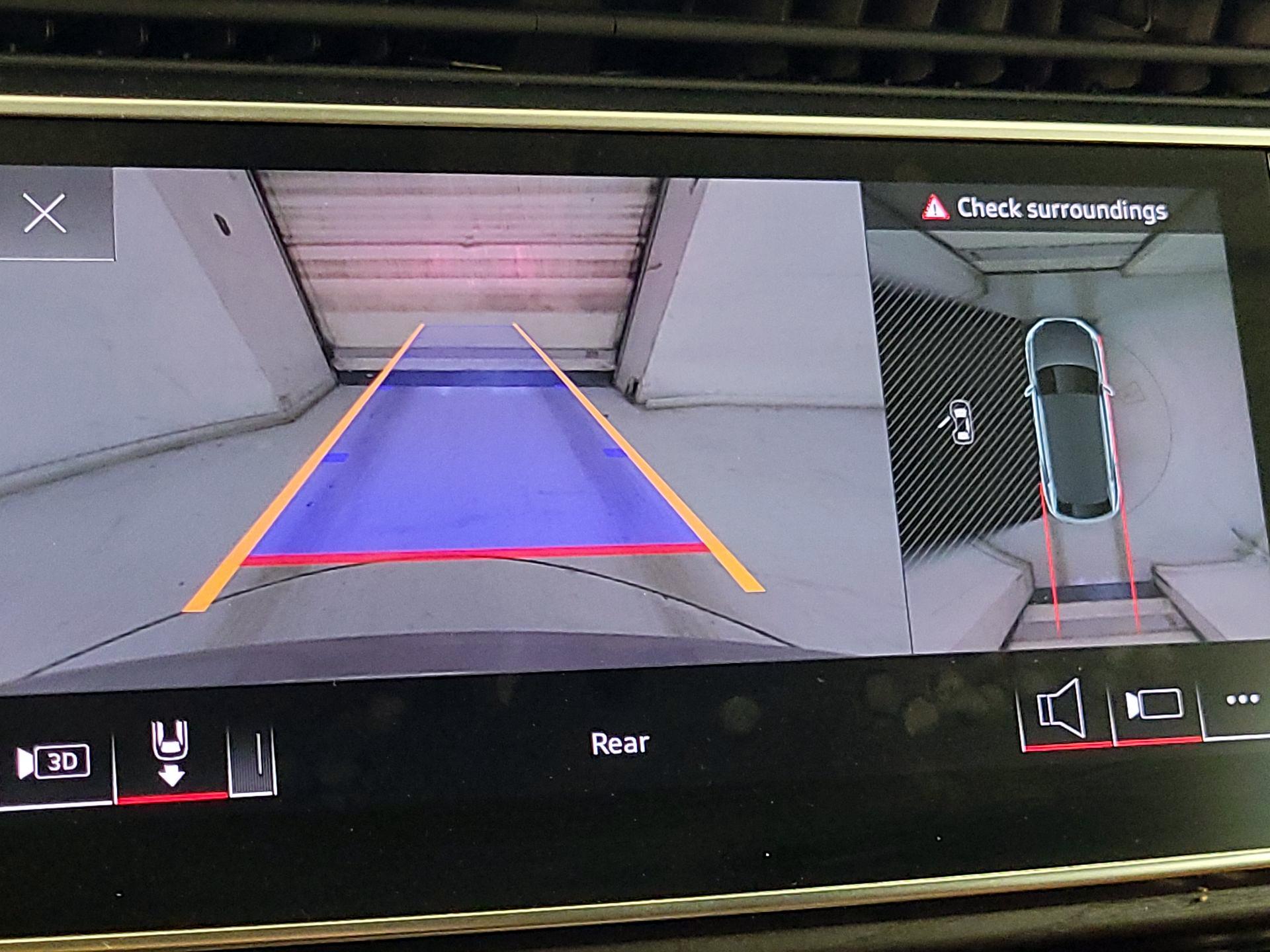 Thumbnail: 2022 Audi Q8 - 14