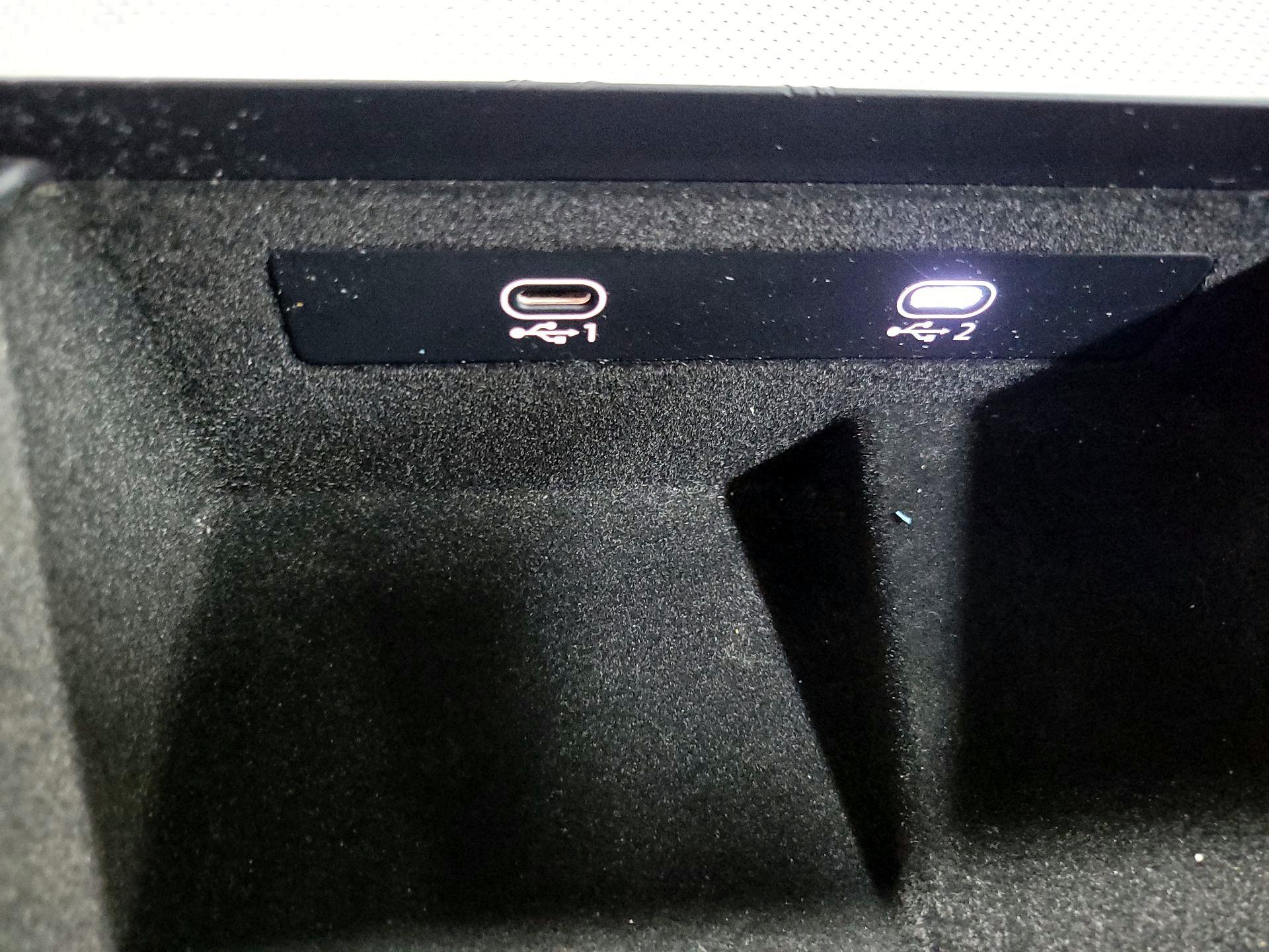 Thumbnail: 2022 Audi Q8 - 18